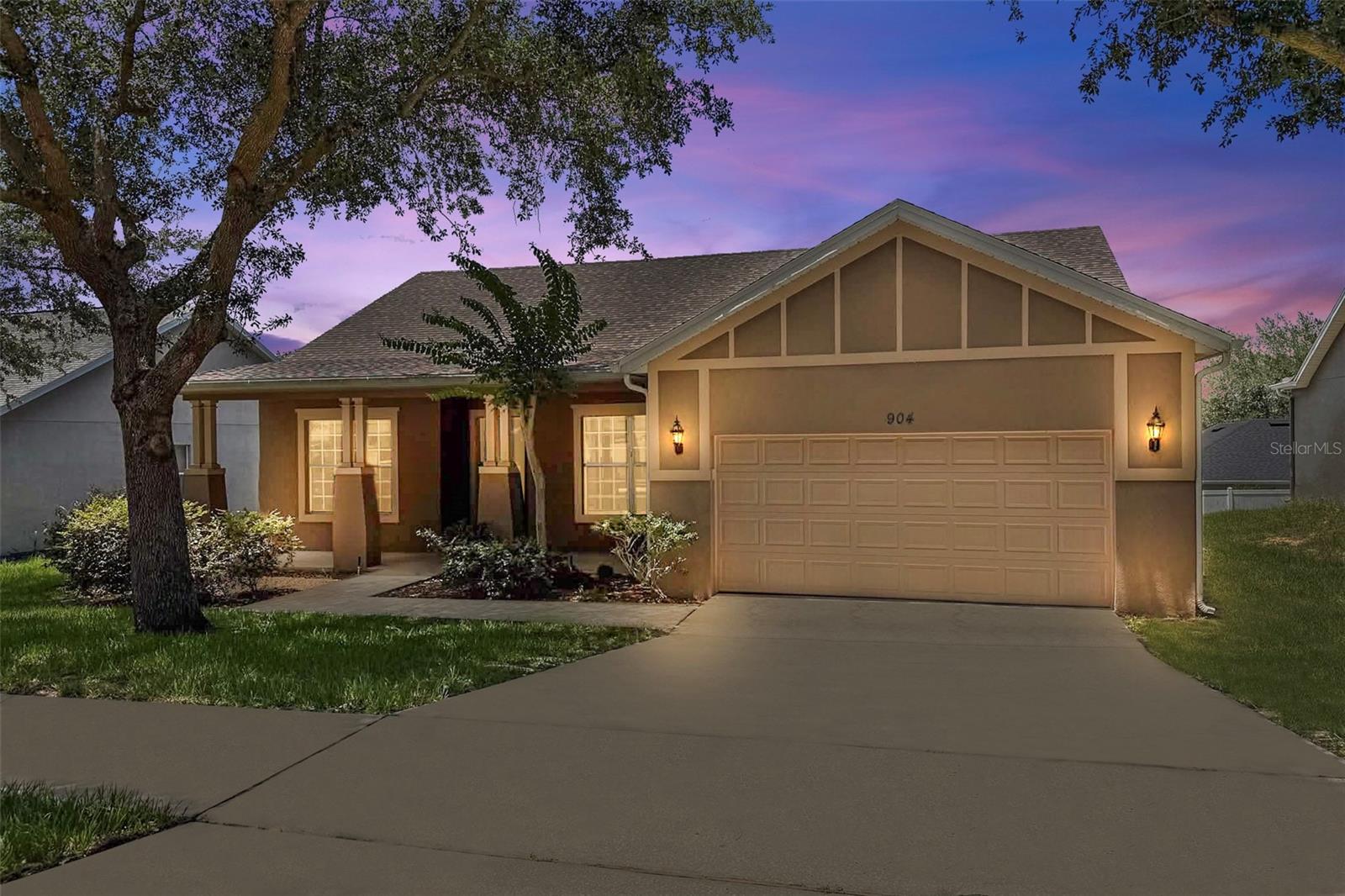 Photo of 904 WHITE OAK WAY MINNEOLA FL 34715