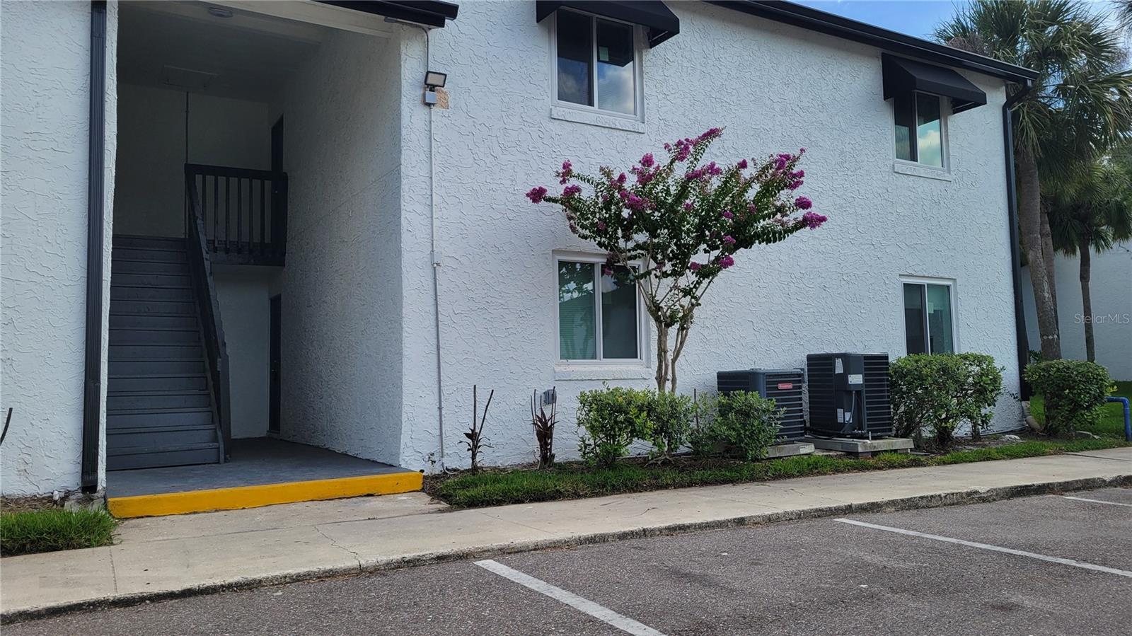 Photo of 4403 S SEMORAN BOULEVARD #6 ORLANDO FL 32822