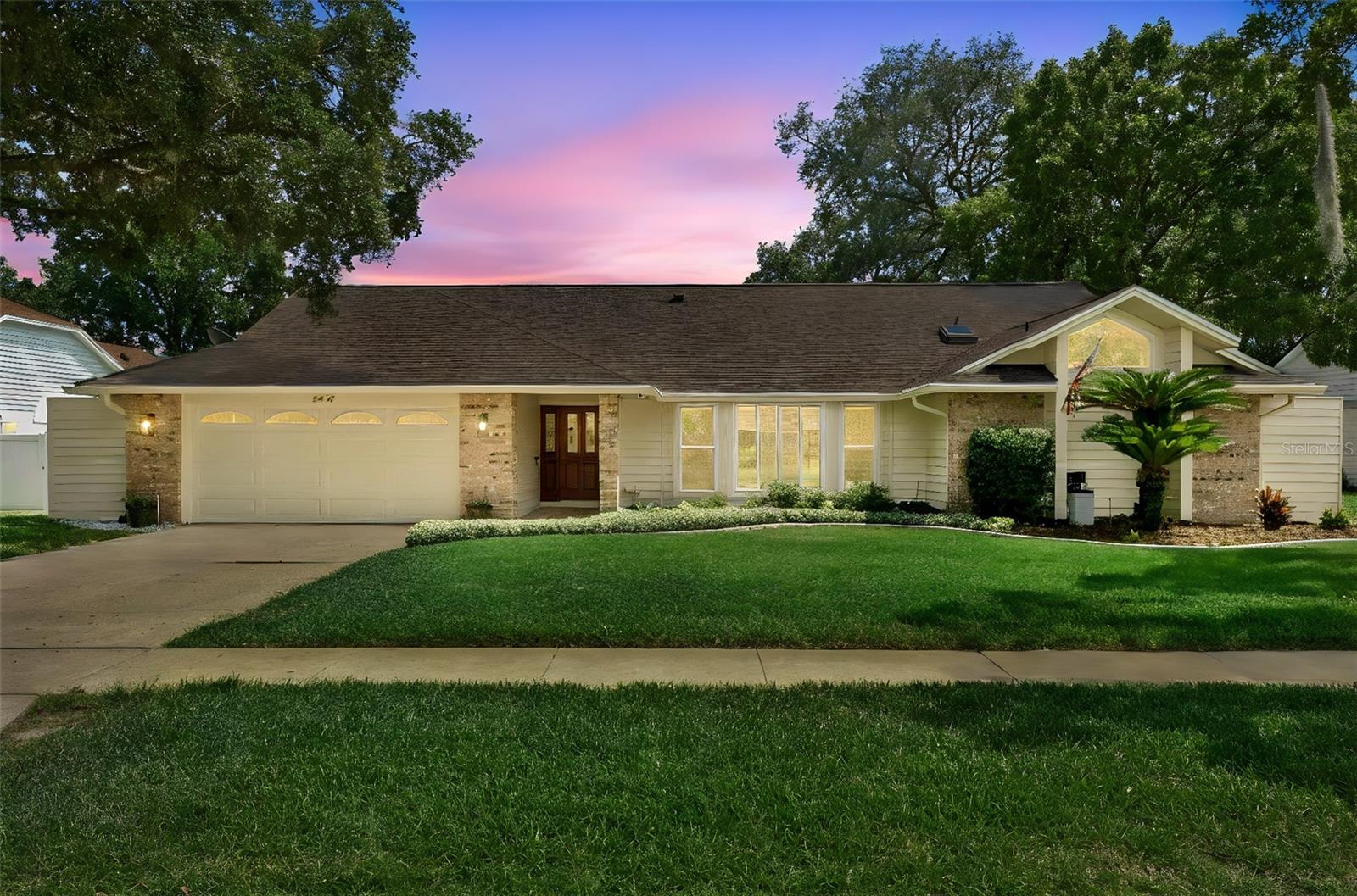 Photo of 2418 SWEETWATER CC PLACE DRIVE APOPKA FL 32712