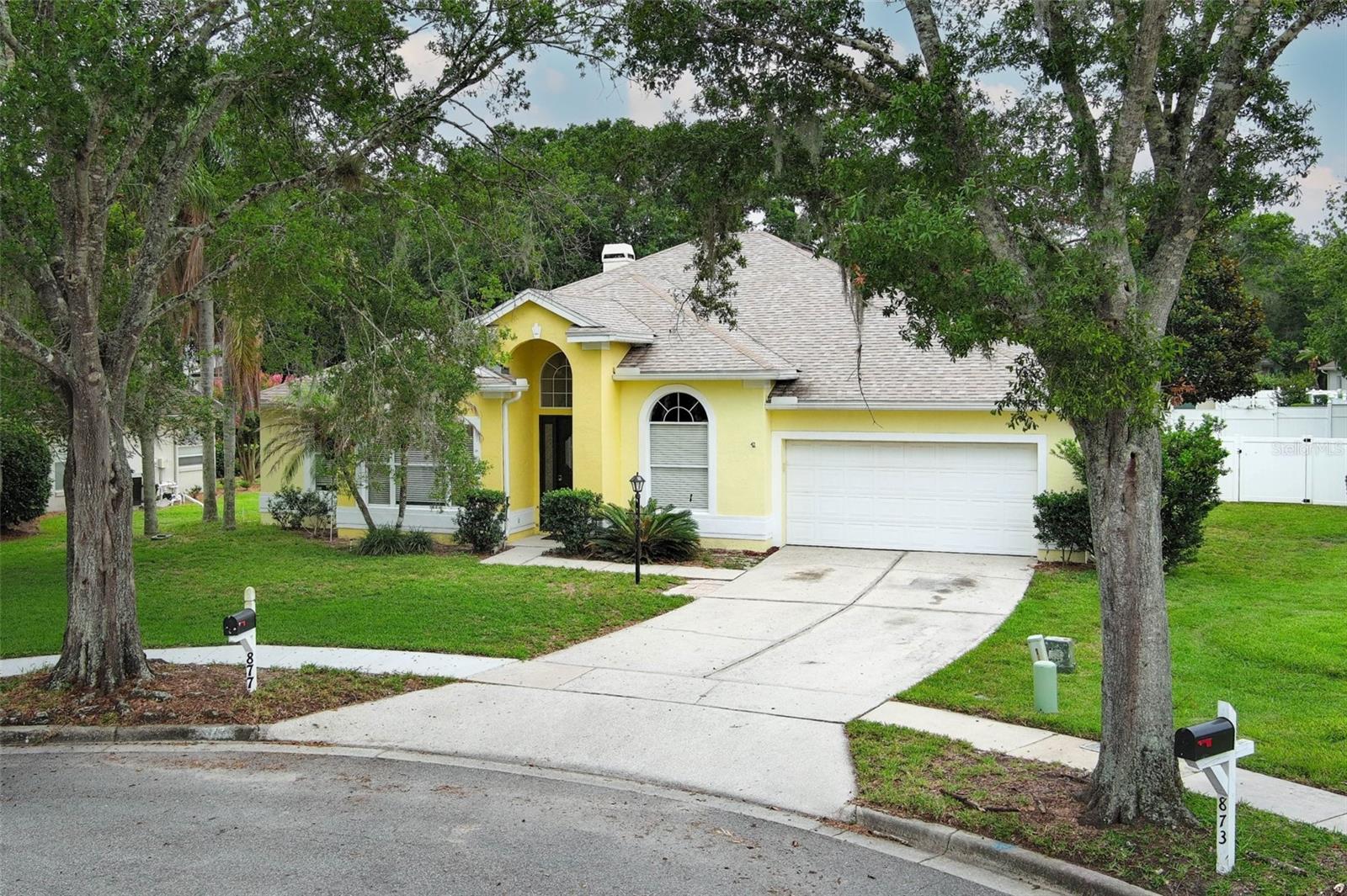 Photo of 877 KENSINGTON GARDENS COURT OVIEDO FL 32765