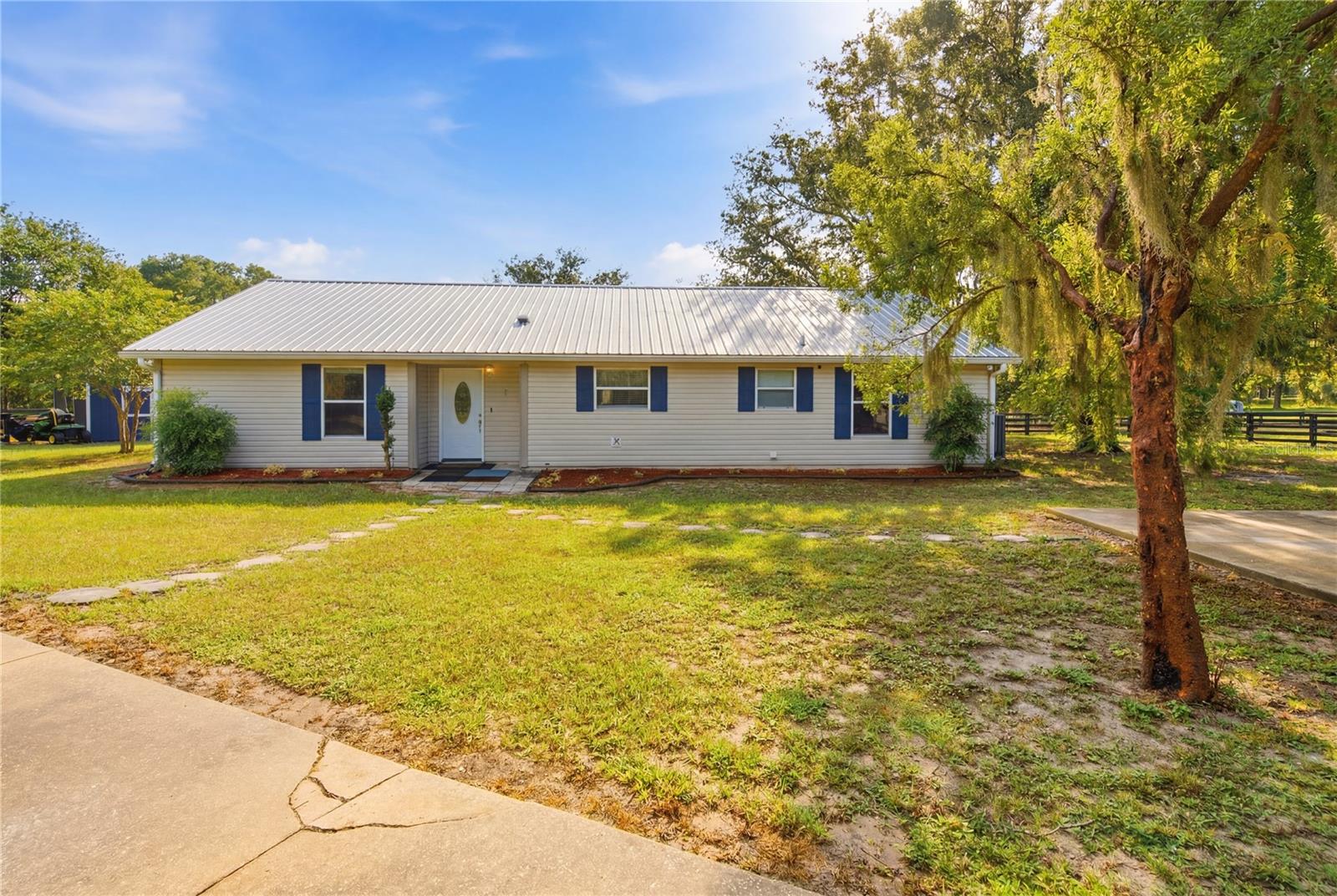 Photo of 16723 SE 173RD TERRACE ROAD WEIRSDALE FL 32195
