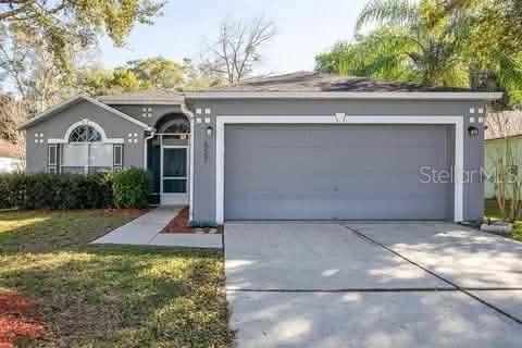 Photo of 527 DOMINISH ESTATES DRIVE APOPKA FL 32712