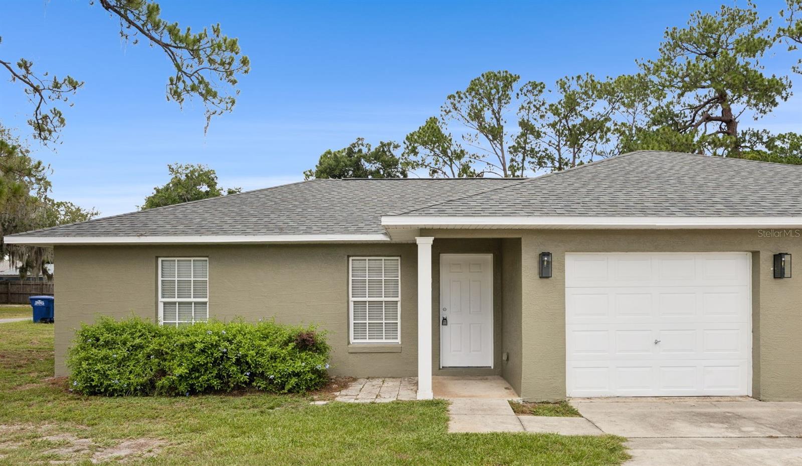 Photo of 1105 N ROCKINGHAM AVENUE TAVARES FL 32778