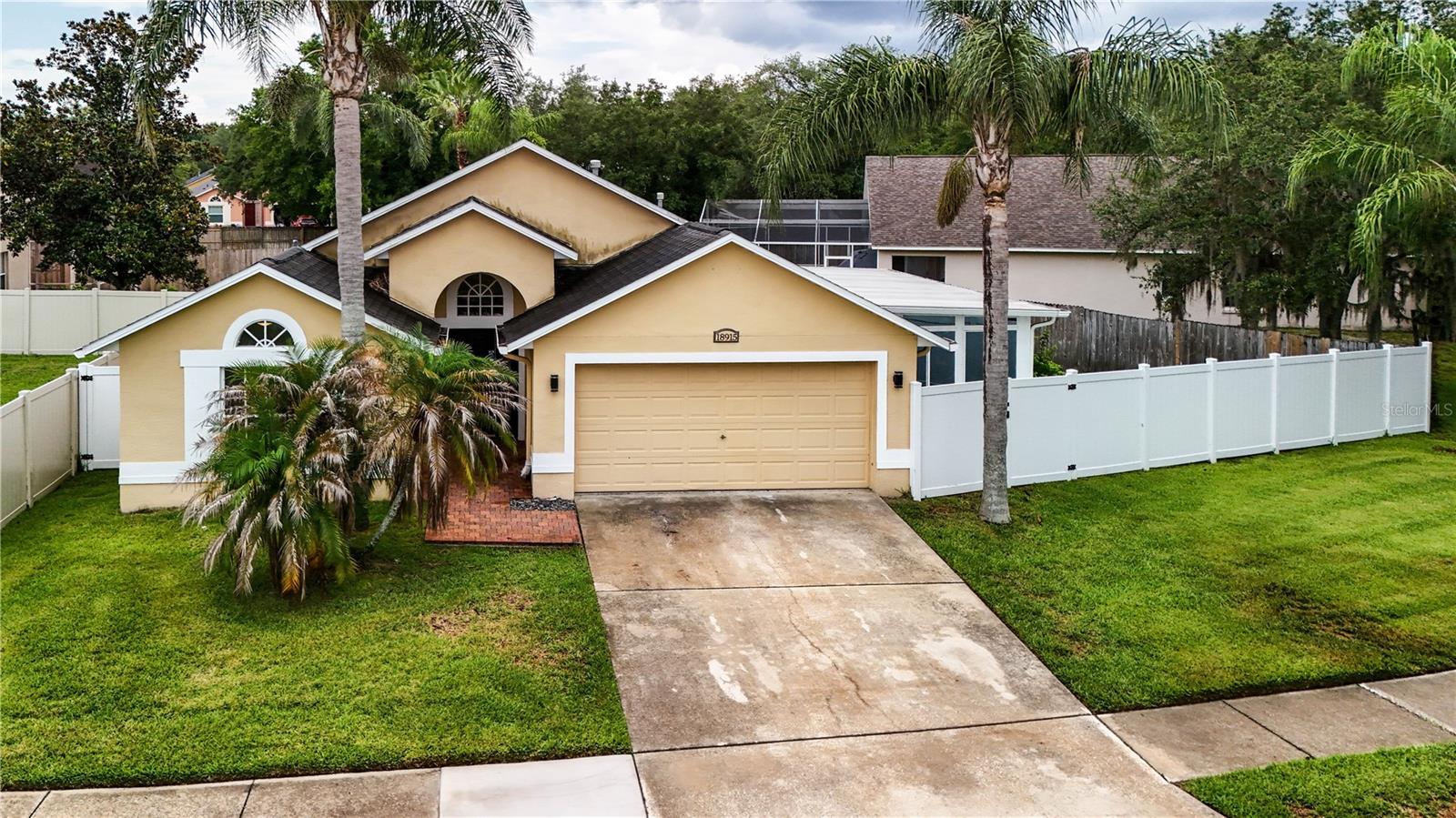 Photo of 18915 NEST FERN CIRCLE TAMPA FL 33647