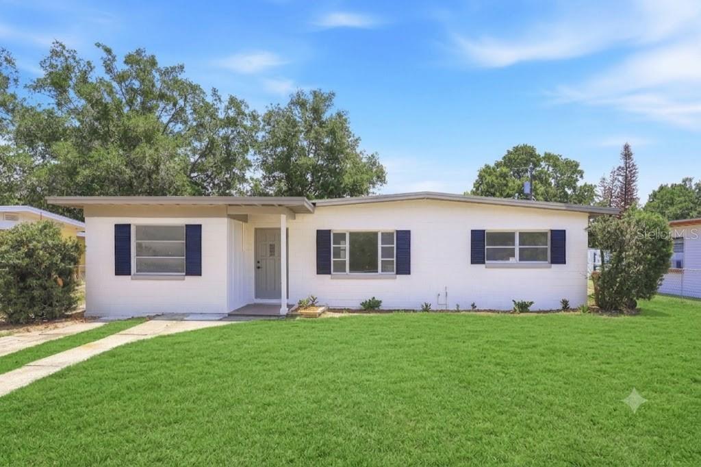 Photo of 1300 MORNINGSIDE STREET MOUNT DORA FL 32757