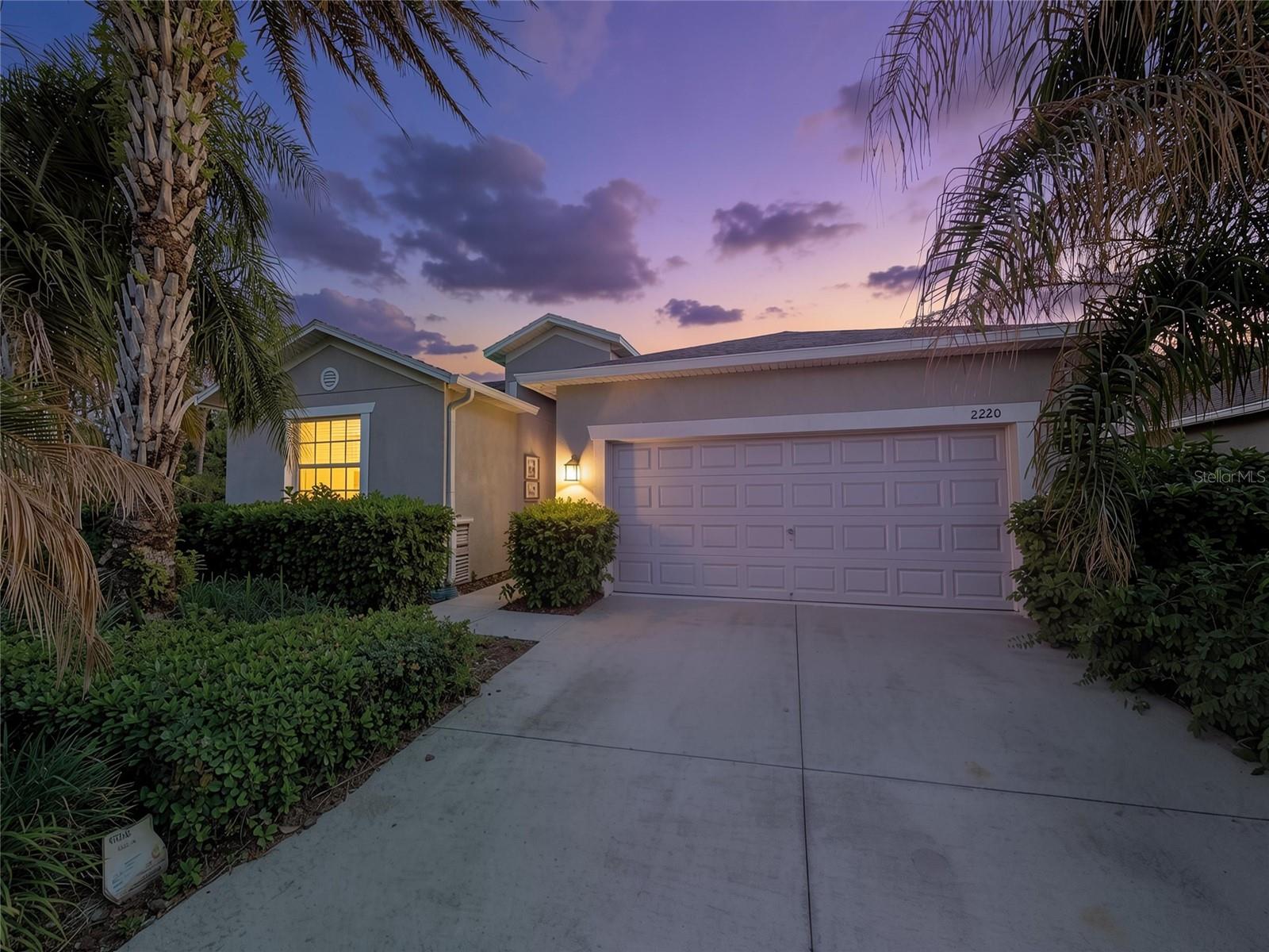 Photo of 2220 BARRINGTON LOOP DAVENPORT FL 33837