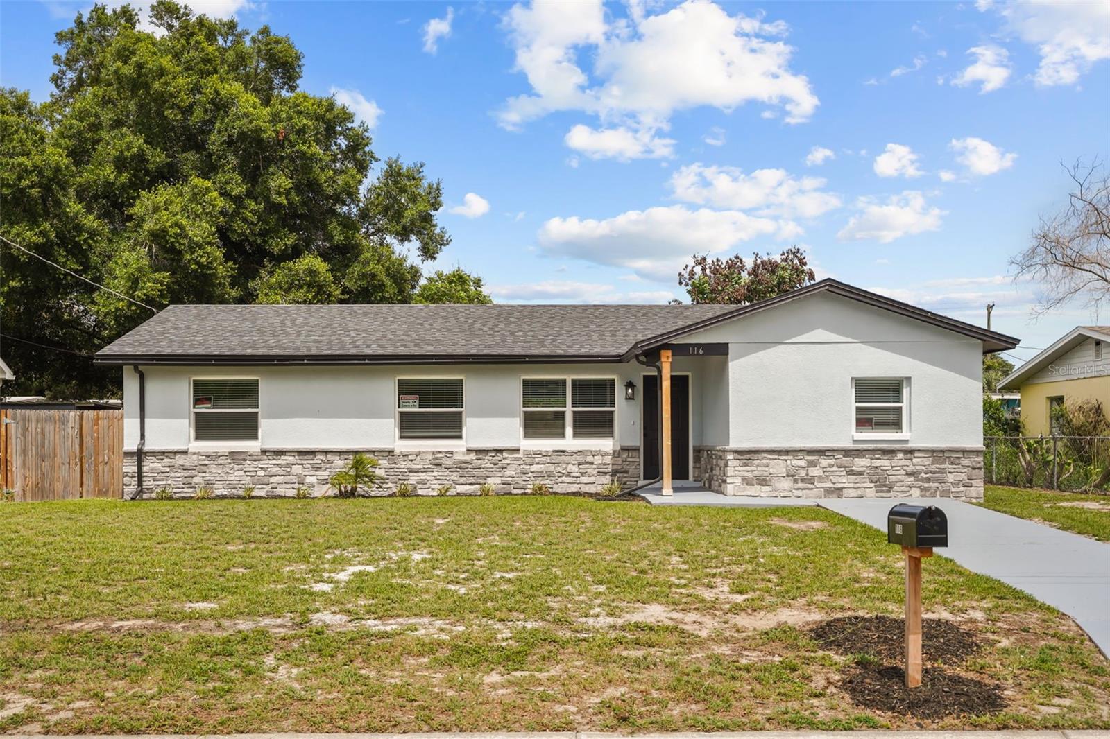 Photo of 116 HARBOR DRIVE WINTER HAVEN FL 33881