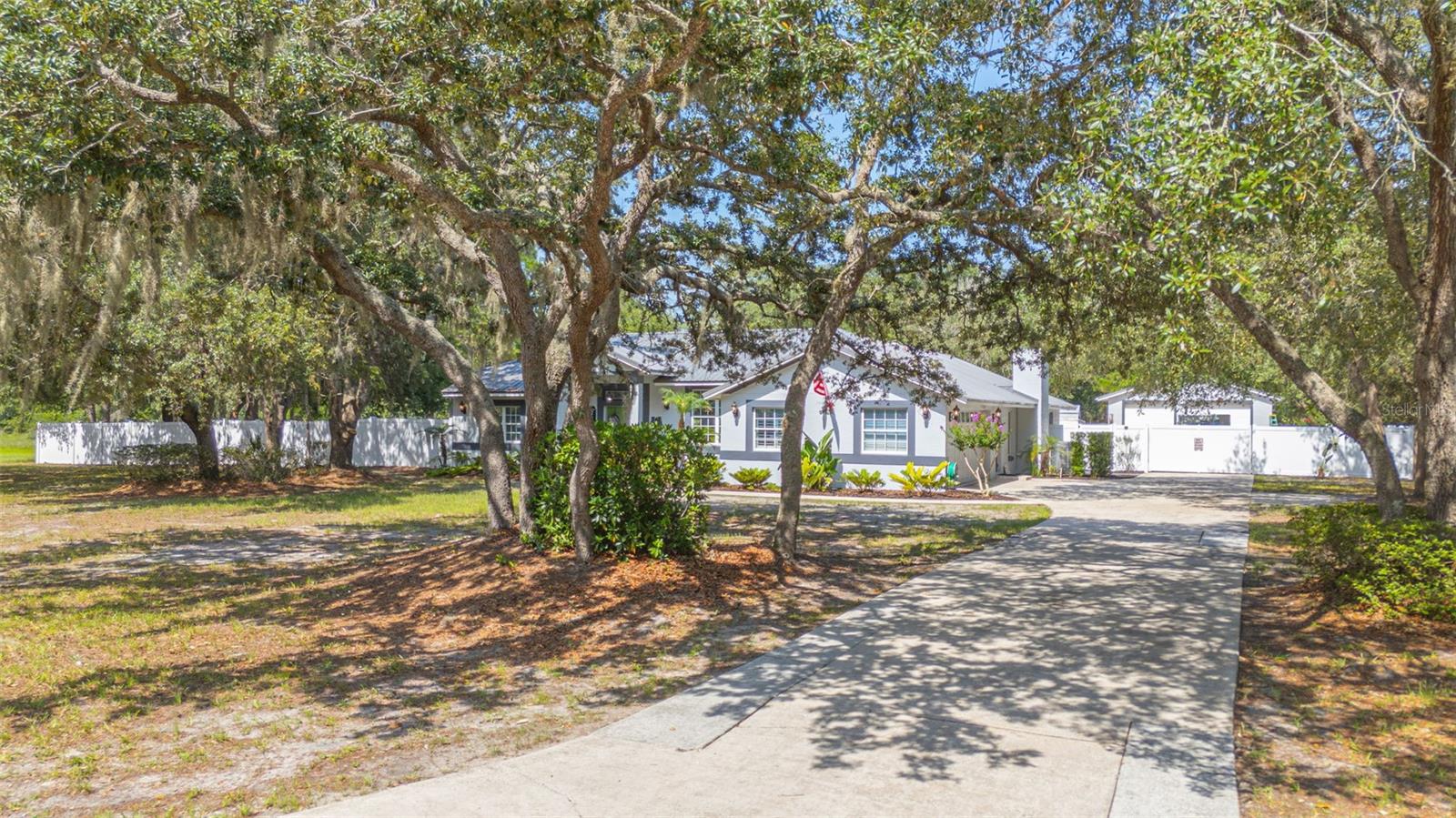 Photo of 361 LAKE LENELLE DRIVE CHULUOTA FL 32766