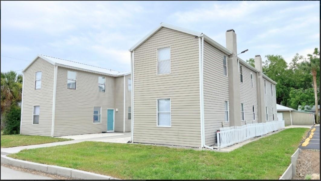Photo of 321 W IANTHE STREET #6 TAVARES FL 32778
