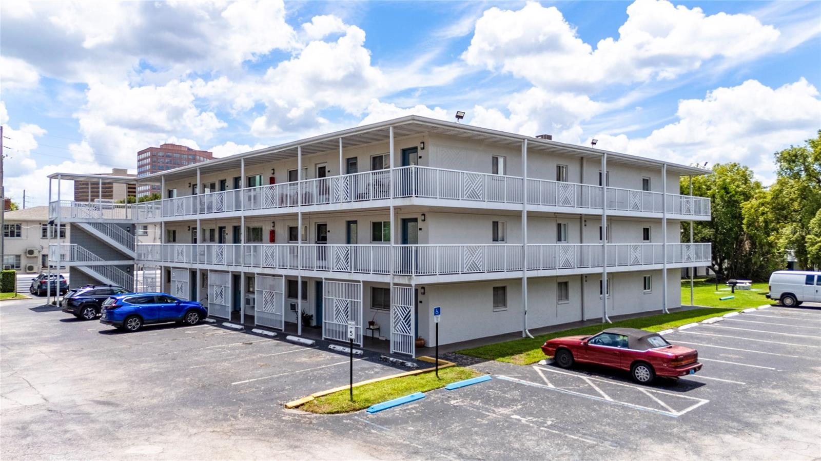 Photo of 320 LAKEVIEW STREET #323 ORLANDO FL 32804