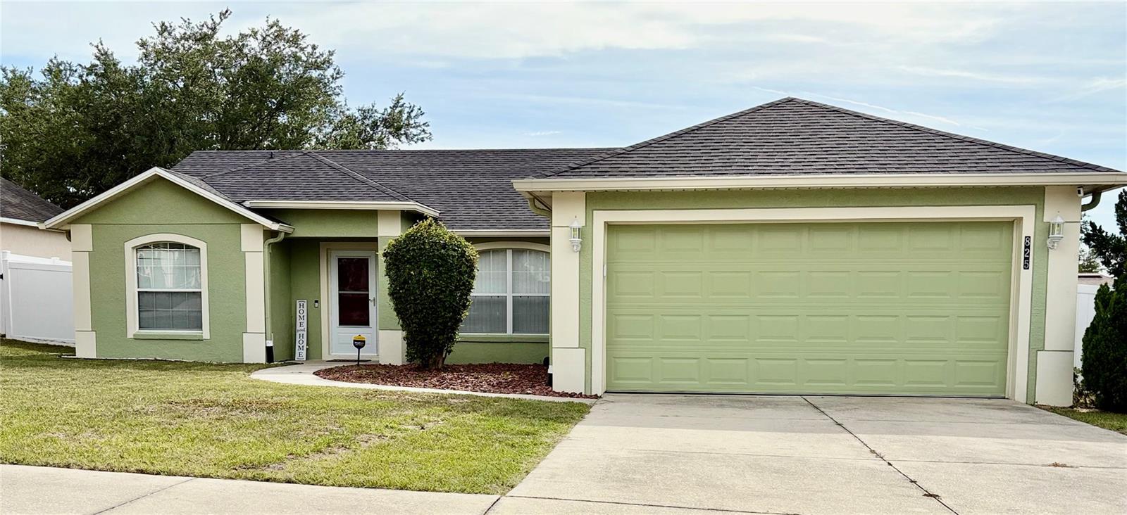 Photo of 825 BREEZY LAKE WAY MINNEOLA FL 34715