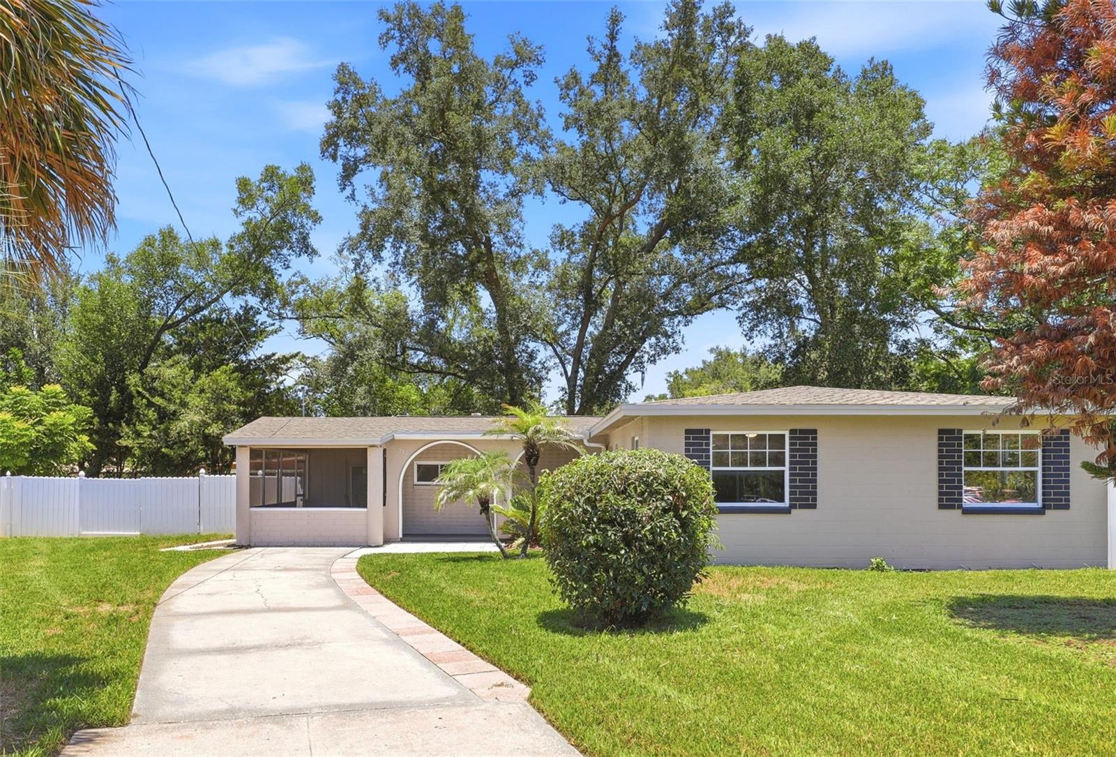 Photo of 511 OXFORD COURT ORLANDO FL 32803