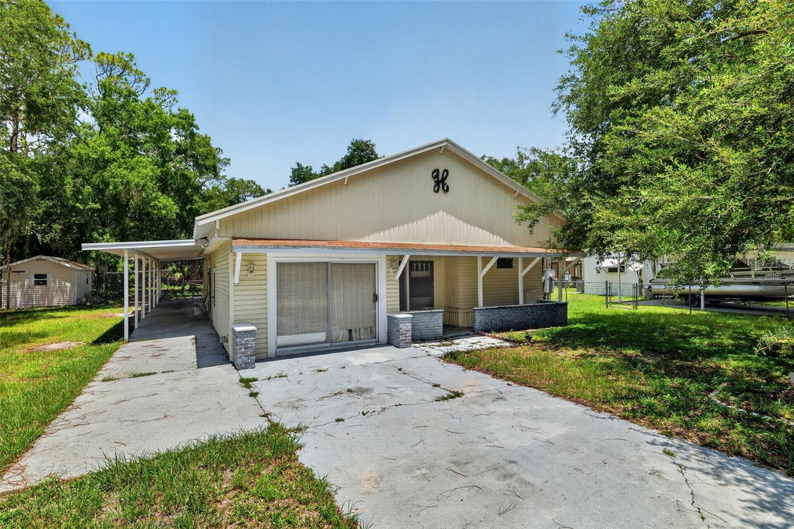 Photo of 10513 LYNNWOOD AVENUE LAKE WALES FL 33898