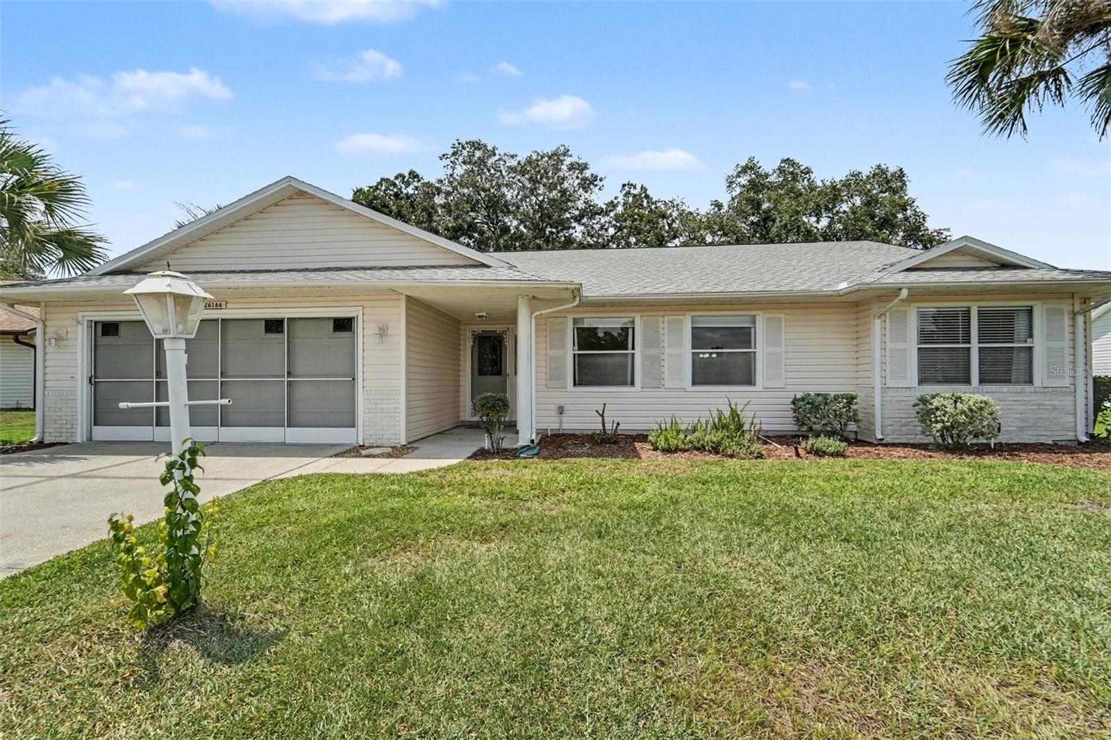 Photo of 26166 NEWCOMBE CIR LEESBURG FL 34748