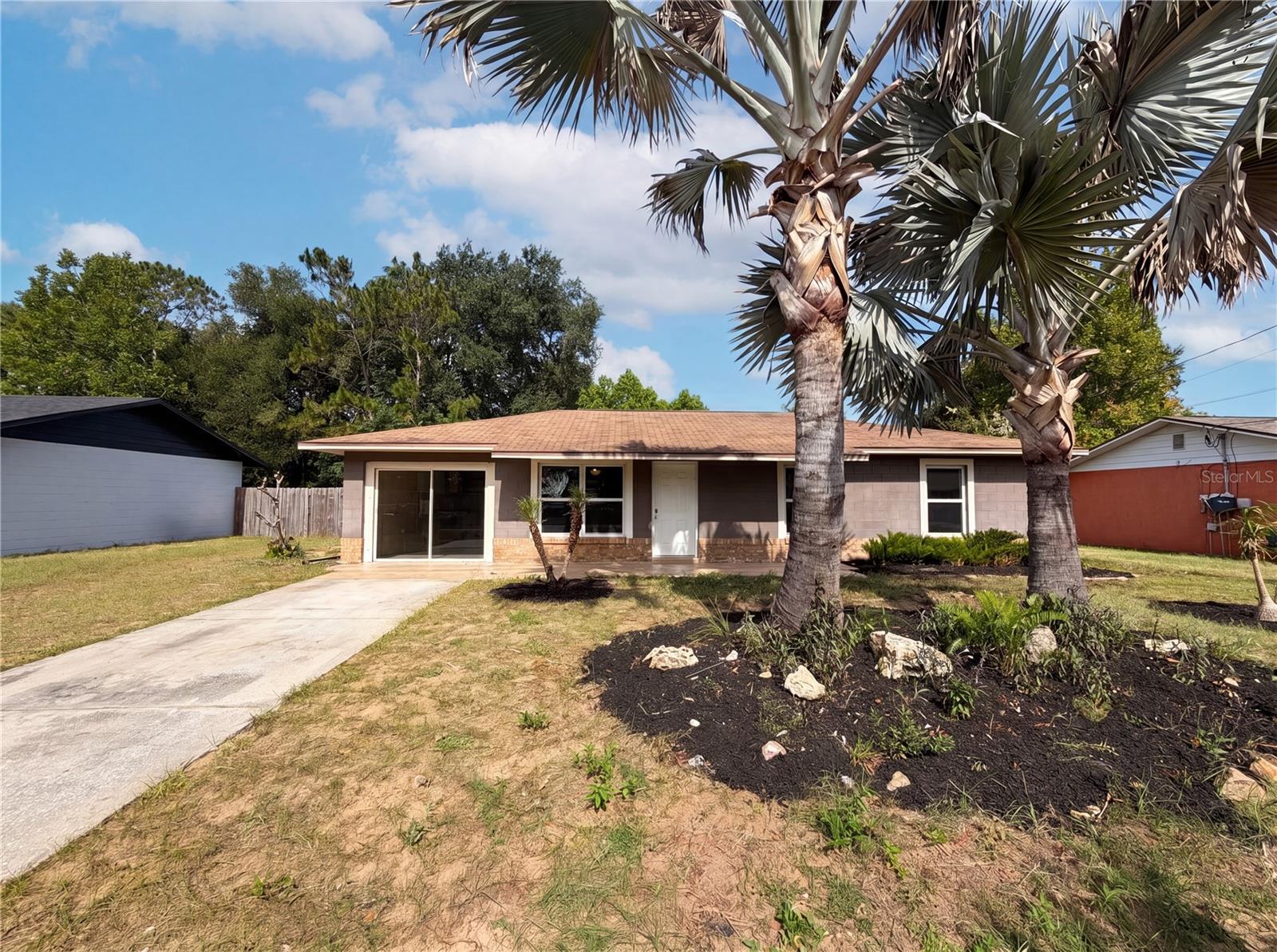 Photo of 505 OAK DRIVE TAVARES FL 32778