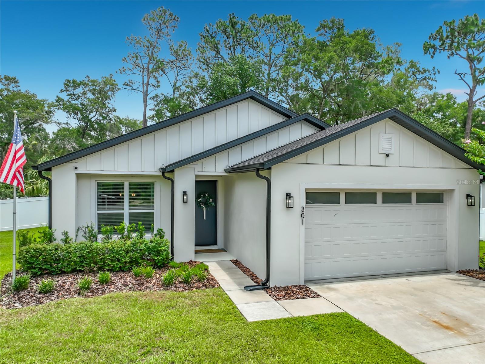 Photo of 301 4TH STREET GENEVA FL 32732
