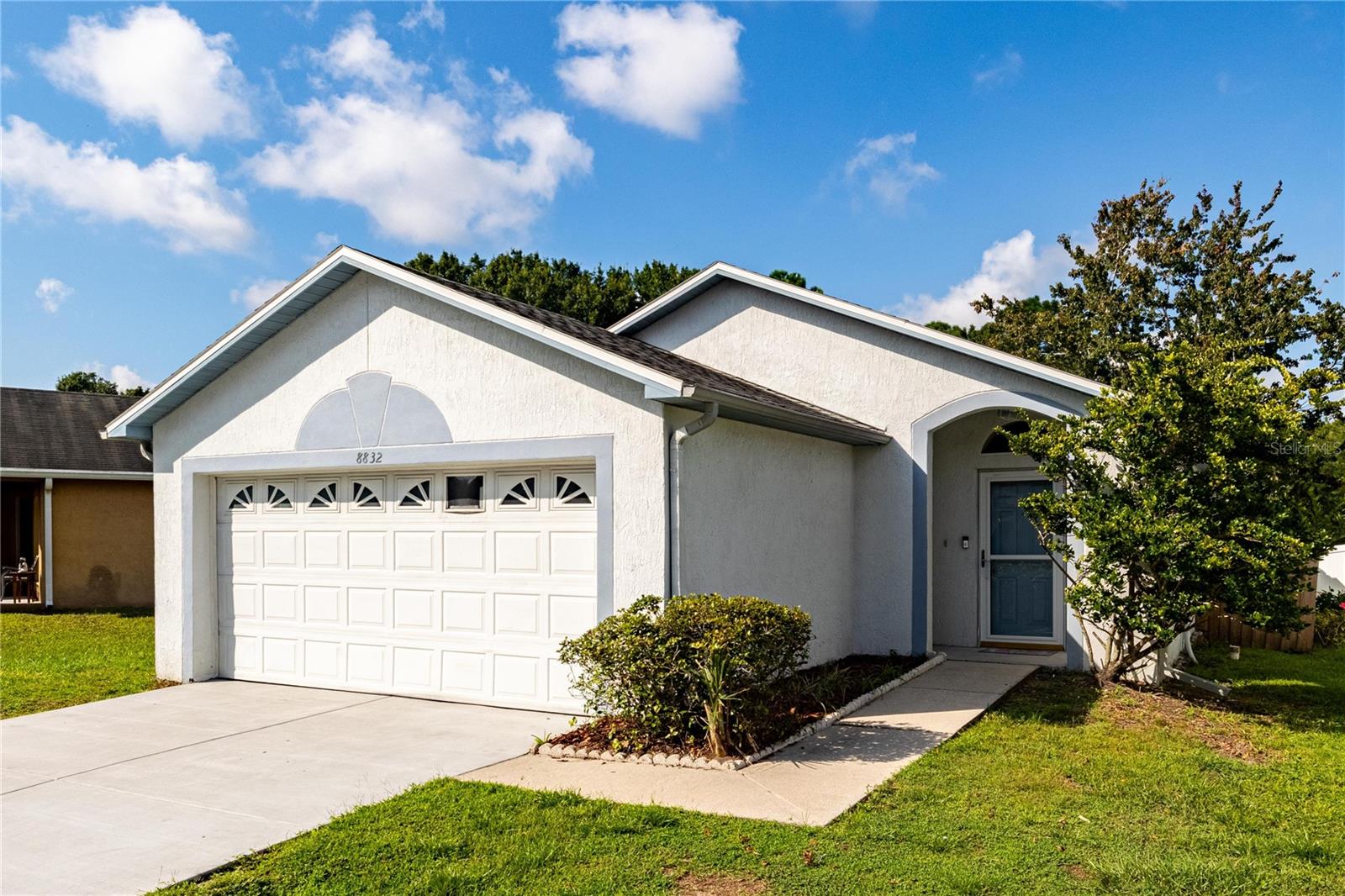 Photo of 8832 VALENCIA OAKS COURT ORLANDO FL 32825