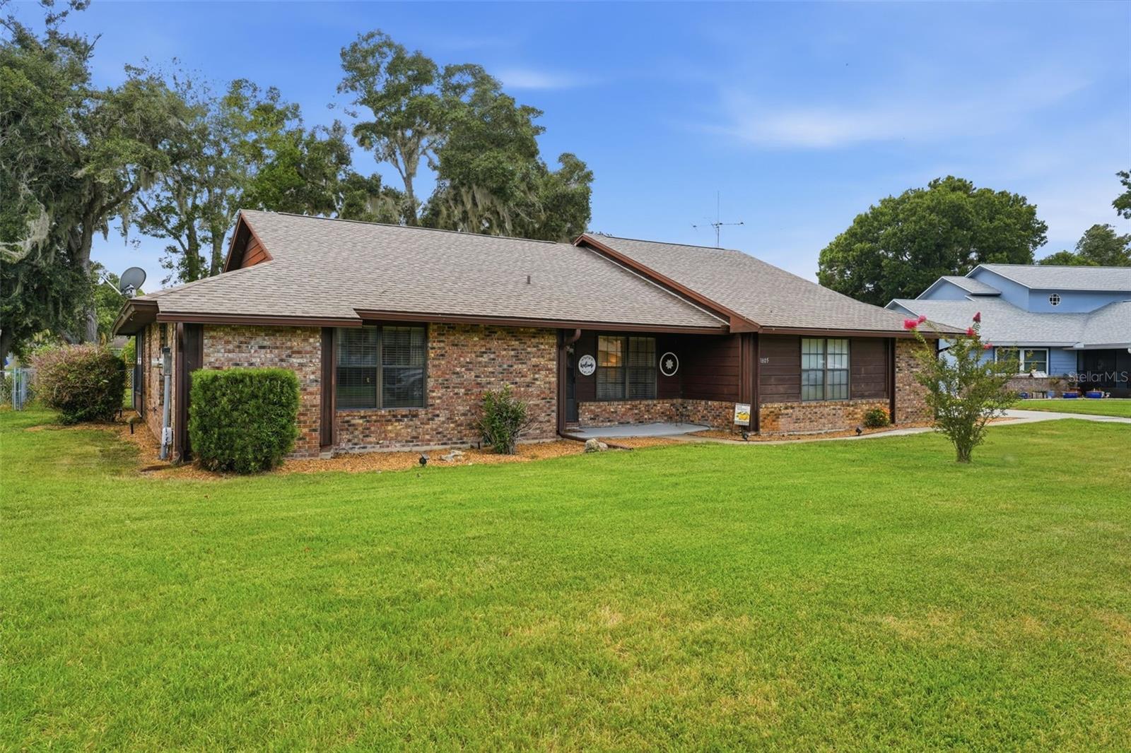 Photo of 1805 VIRGINIA COURT TAVARES FL 32778