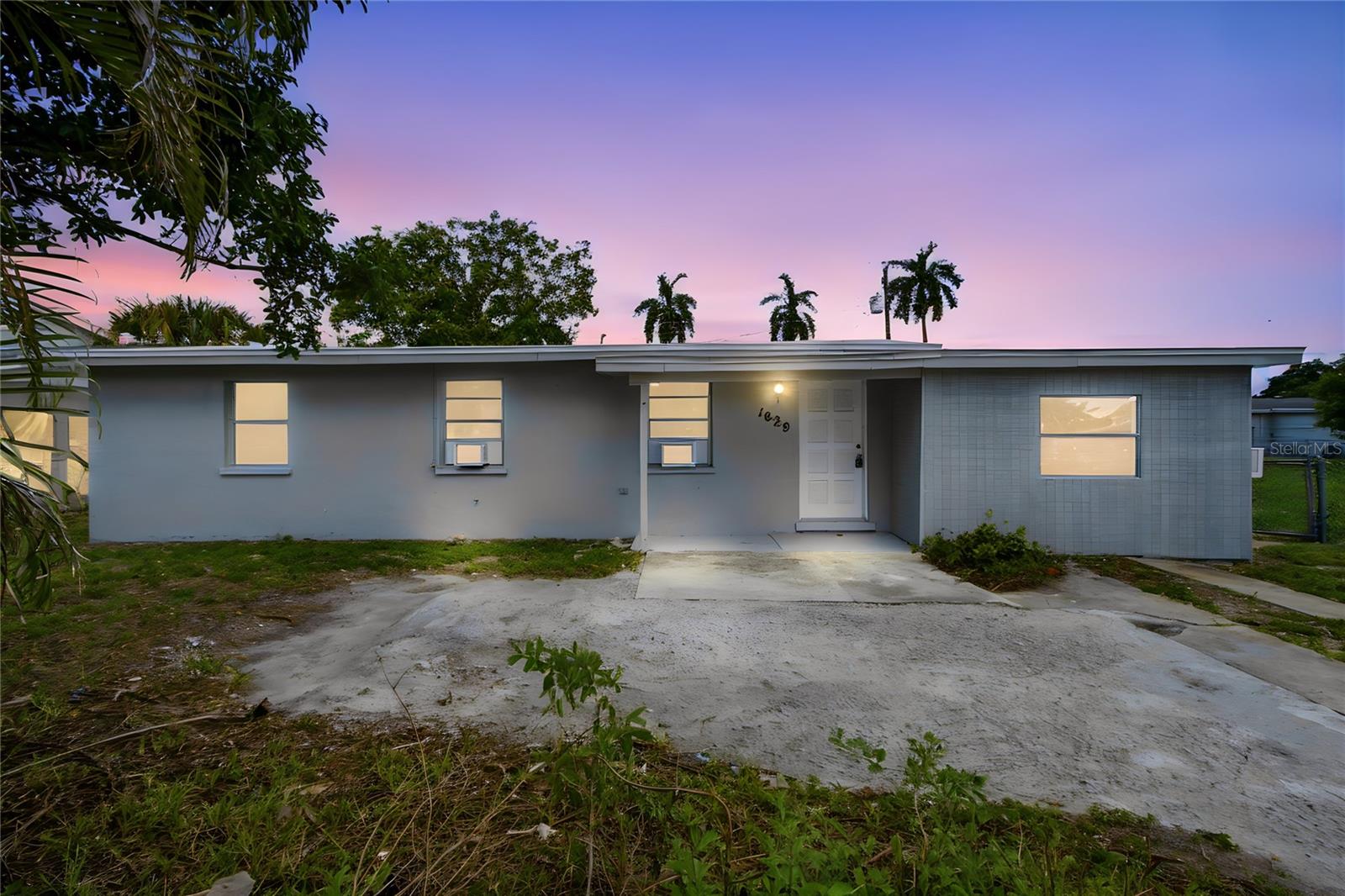 Photo of 1629 PAWNEE STREET FORT MYERS FL 33916
