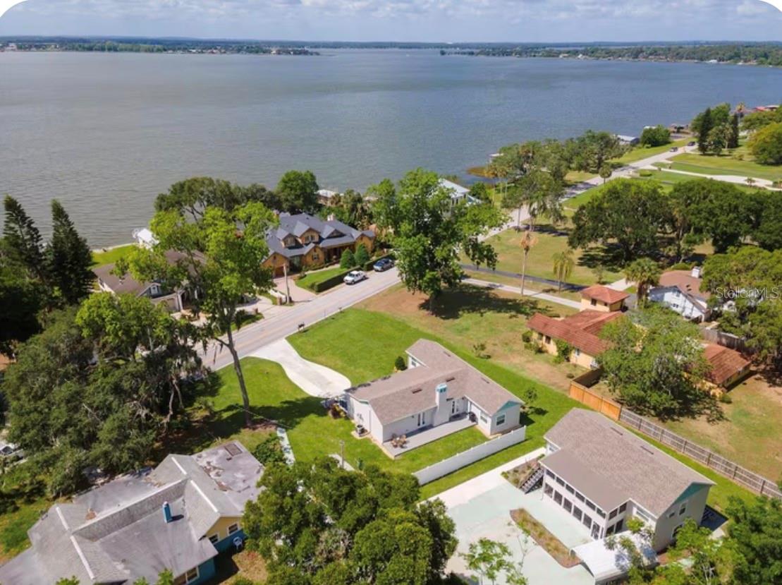 Photo of 1357 LAKESHORE DRIVE #3 MOUNT DORA FL 32757