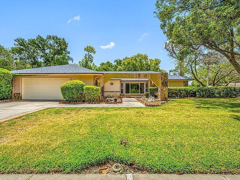 Photo of 10 LINDEN LANE PALM HARBOR FL 34683