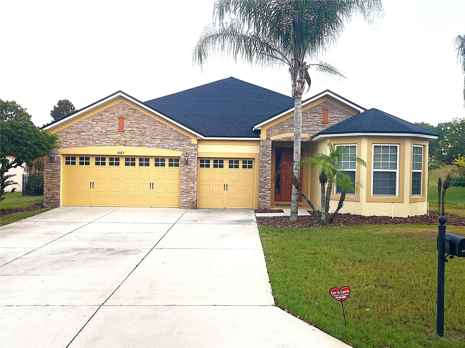 Photo of 30115 KLADRUBY POINT MOUNT DORA FL 32757