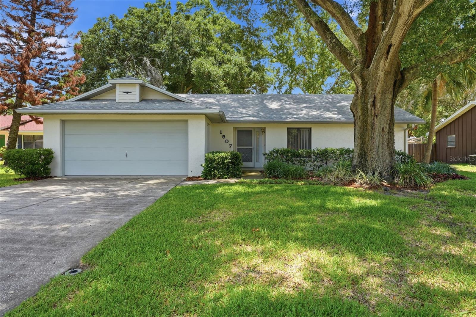 Photo of 1507 BLACKBERRY COURT EUSTIS FL 32726