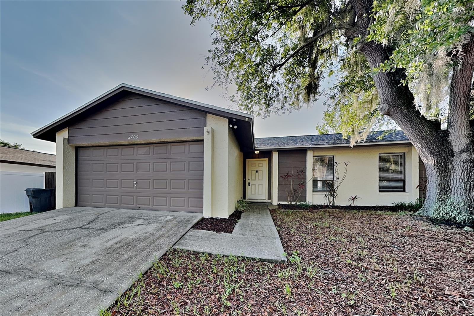 Photo of 2709 MANOR HILL DRIVE BRANDON FL 33511
