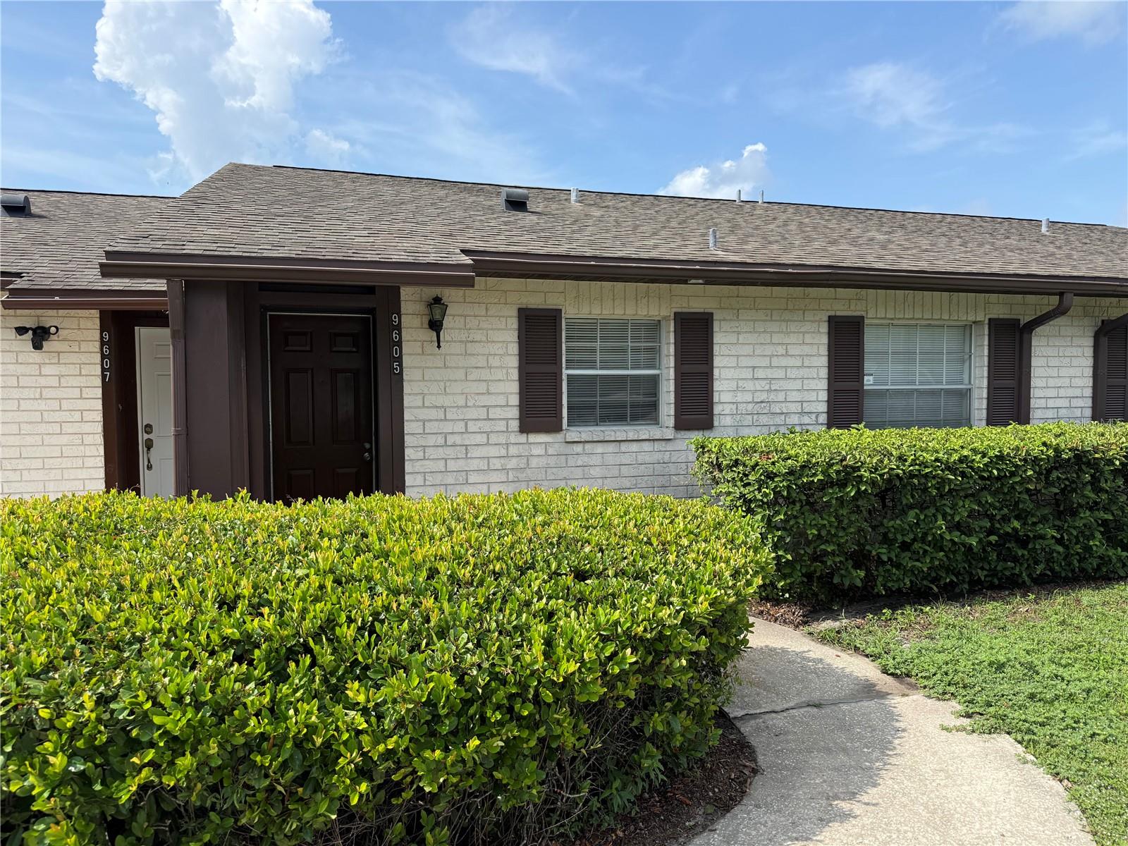 Photo of 9605 EASTFIELD ROAD #9605 THONOTOSASSA FL 33592
