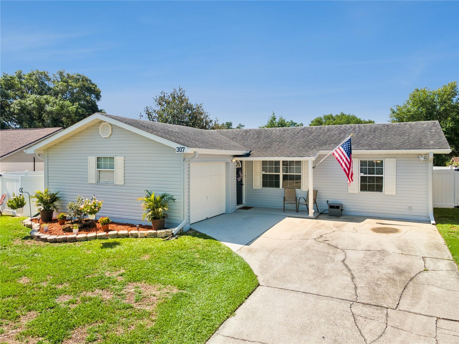 Photo of 307 CORONADO COURT LAKELAND FL 33809