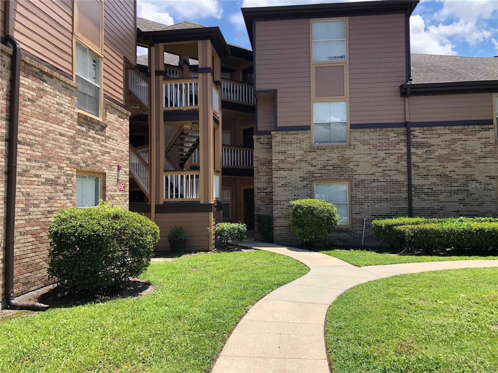 Photo of 498 N PIN OAK PLACE #304 LONGWOOD FL 32779