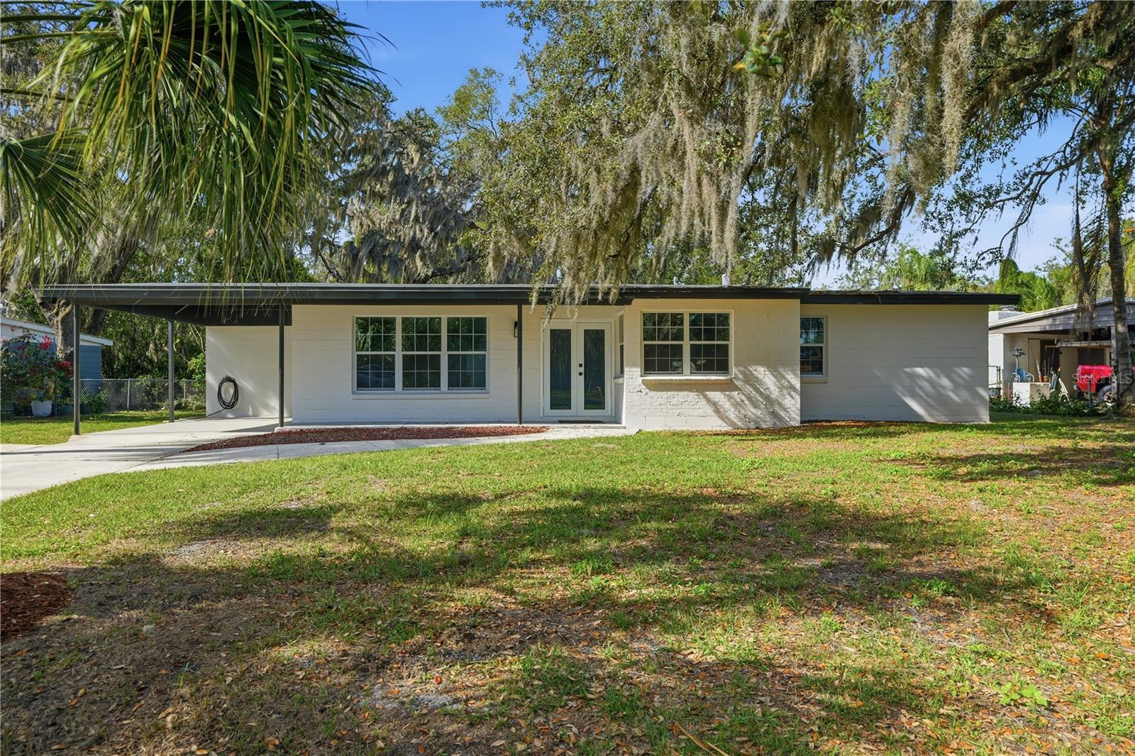 Photo of 707 ABERDEEN CIRCLE TAMPA FL 33617