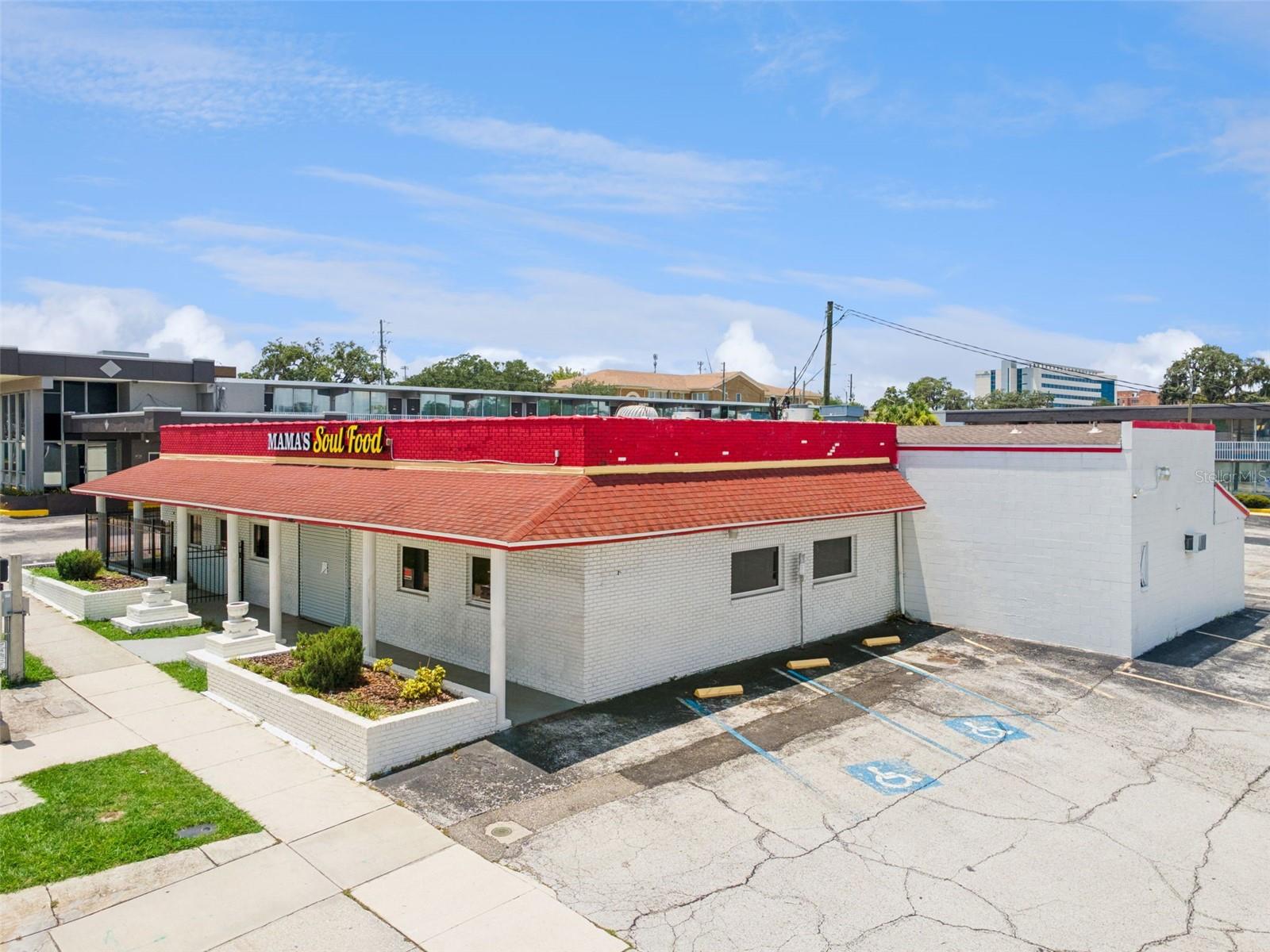 Photo of 518 E MEMORIAL BOULEVARD LAKELAND FL 33801
