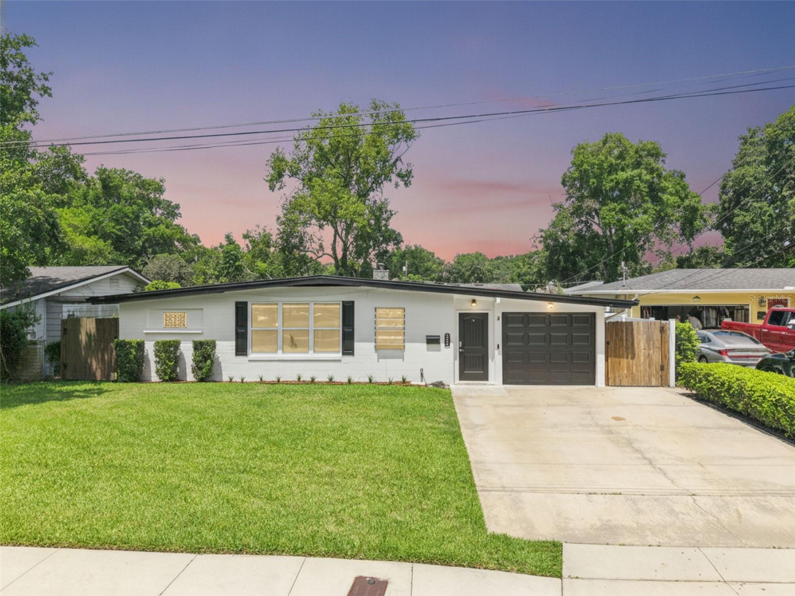 Photo of 526 N HAMPTON AVENUE ORLANDO FL 32803