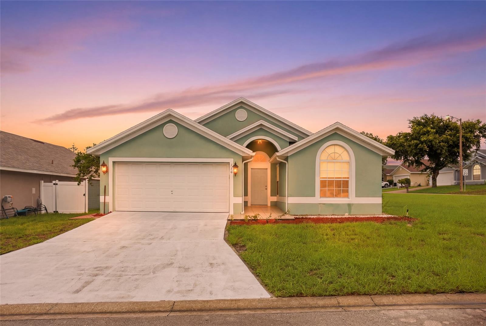 Photo of 116 BELLMONT LANE DAVENPORT FL 33897