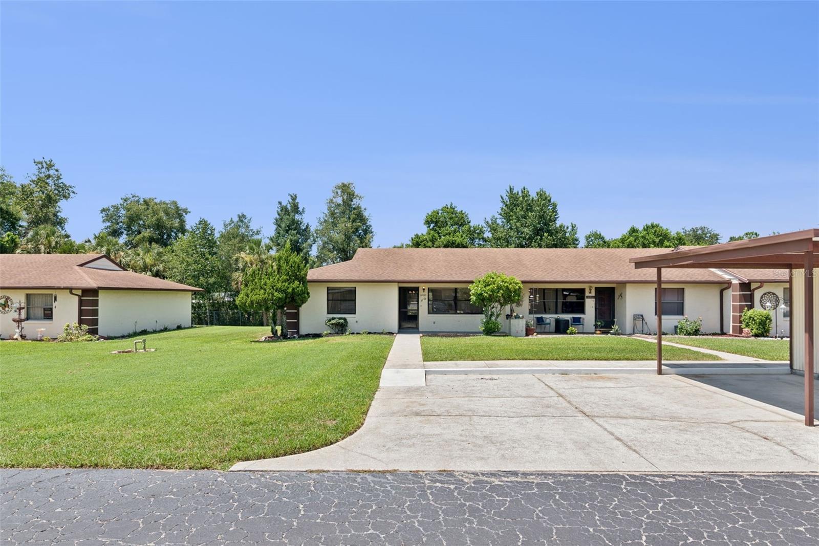 Photo of 12441 ORANGEWOOD CIRCLE TAVARES FL 32778