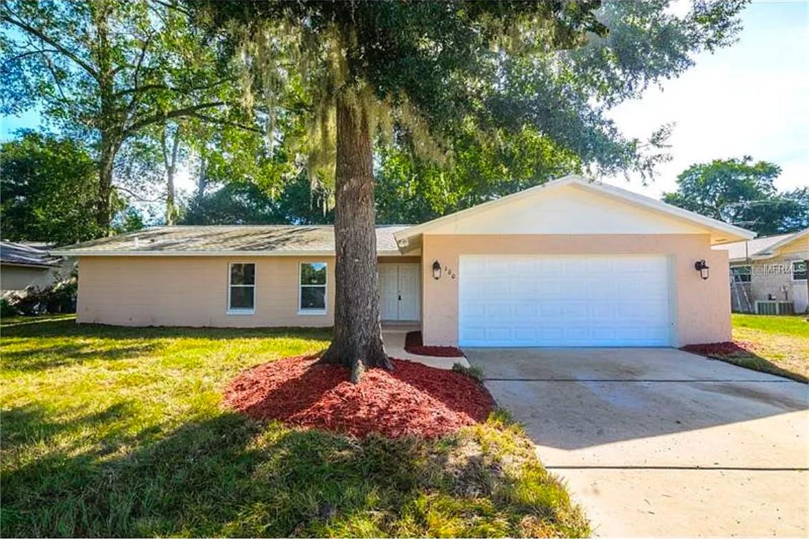 Photo of 100 HUNTSWOOD COURT LONGWOOD FL 32750