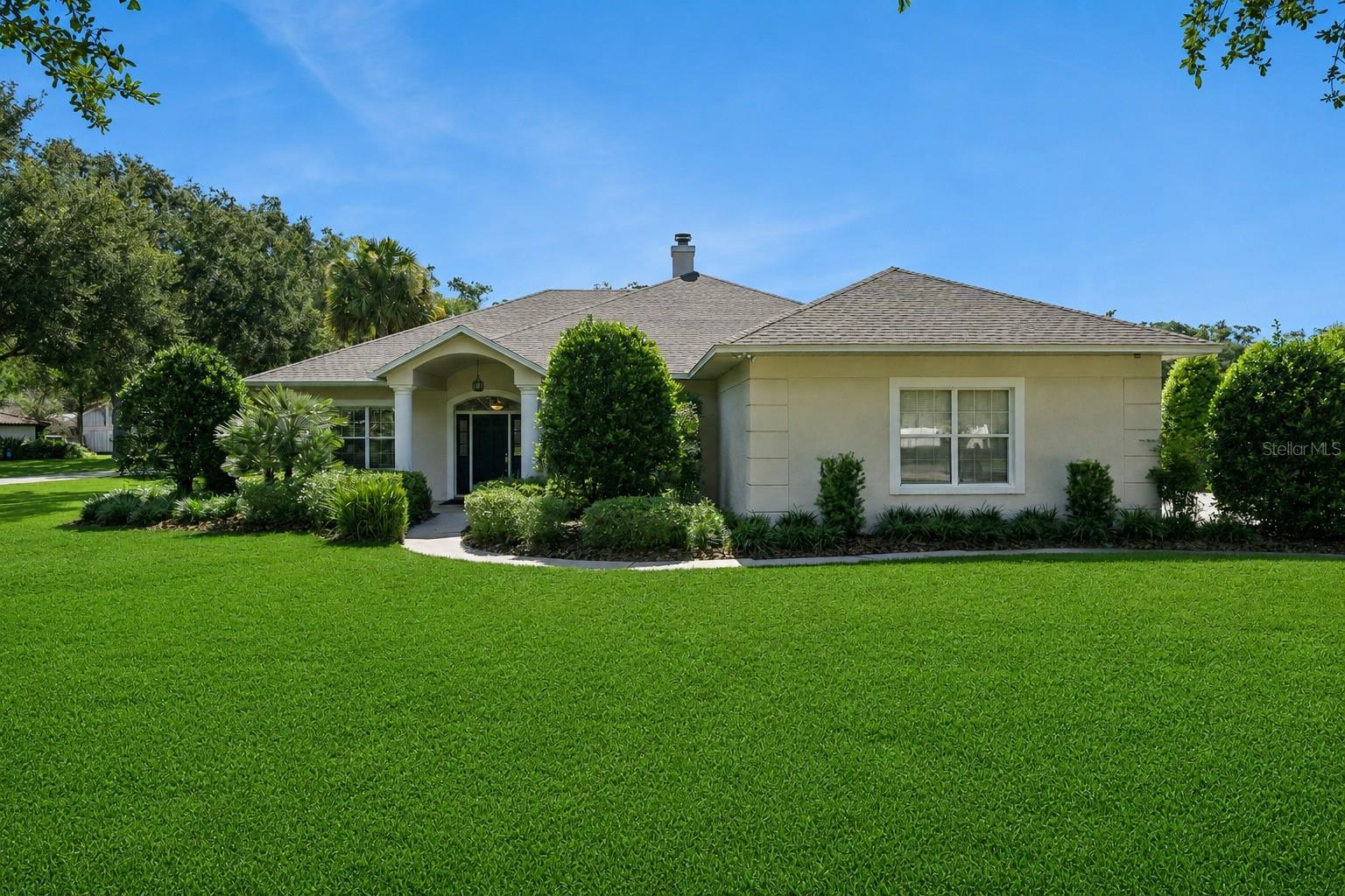 Photo of 1215 GRAY COURT EUSTIS FL 32726