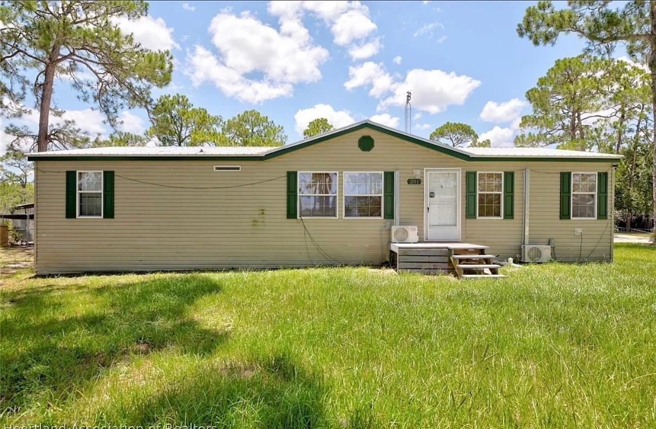 Photo of 201 E MAXANNA SEBRING FL 33875