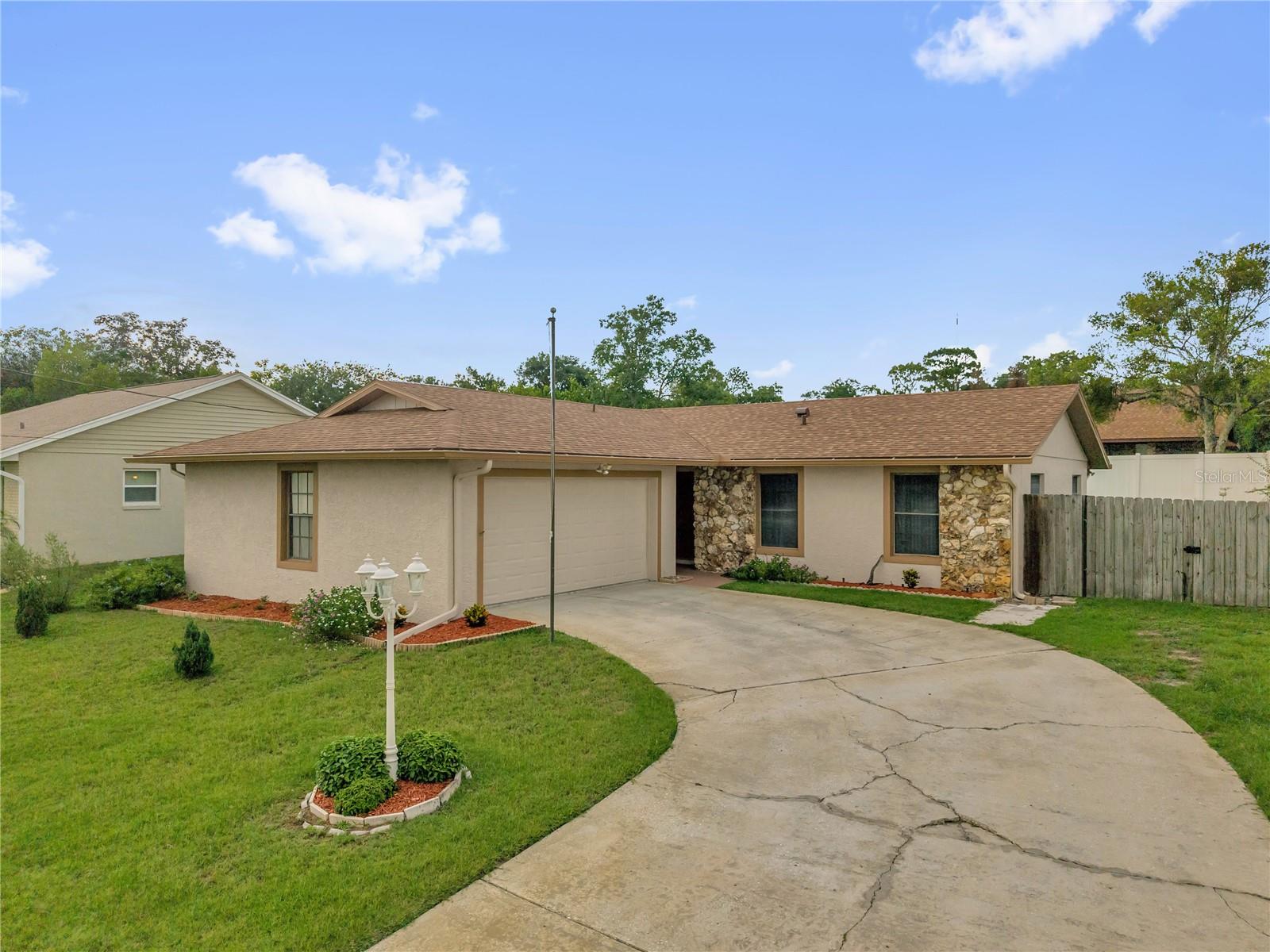Photo of 46 LANTANA DRIVE DEBARY FL 32713