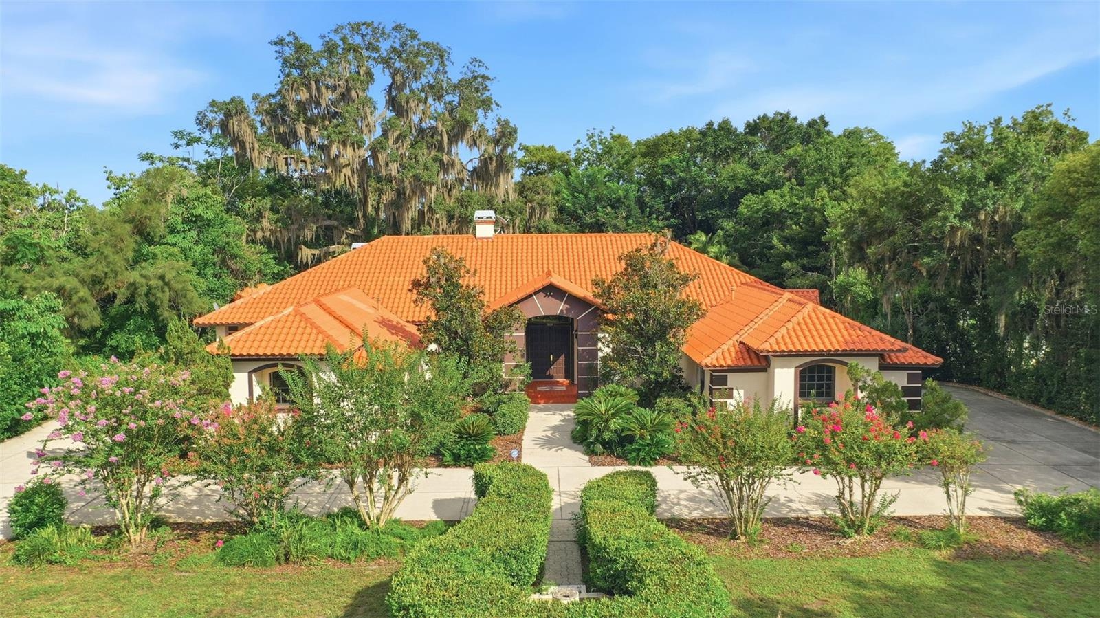 Photo of 9813 LAKE GEORGIA DRIVE ORLANDO FL 32817