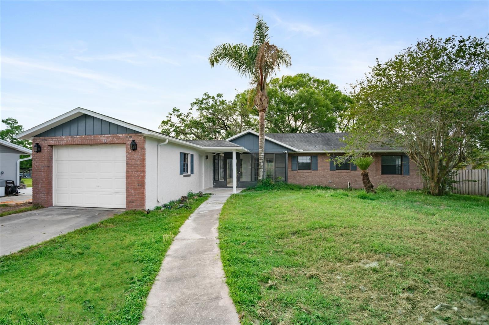 Photo of 28046 LOIS DRIVE TAVARES FL 32778