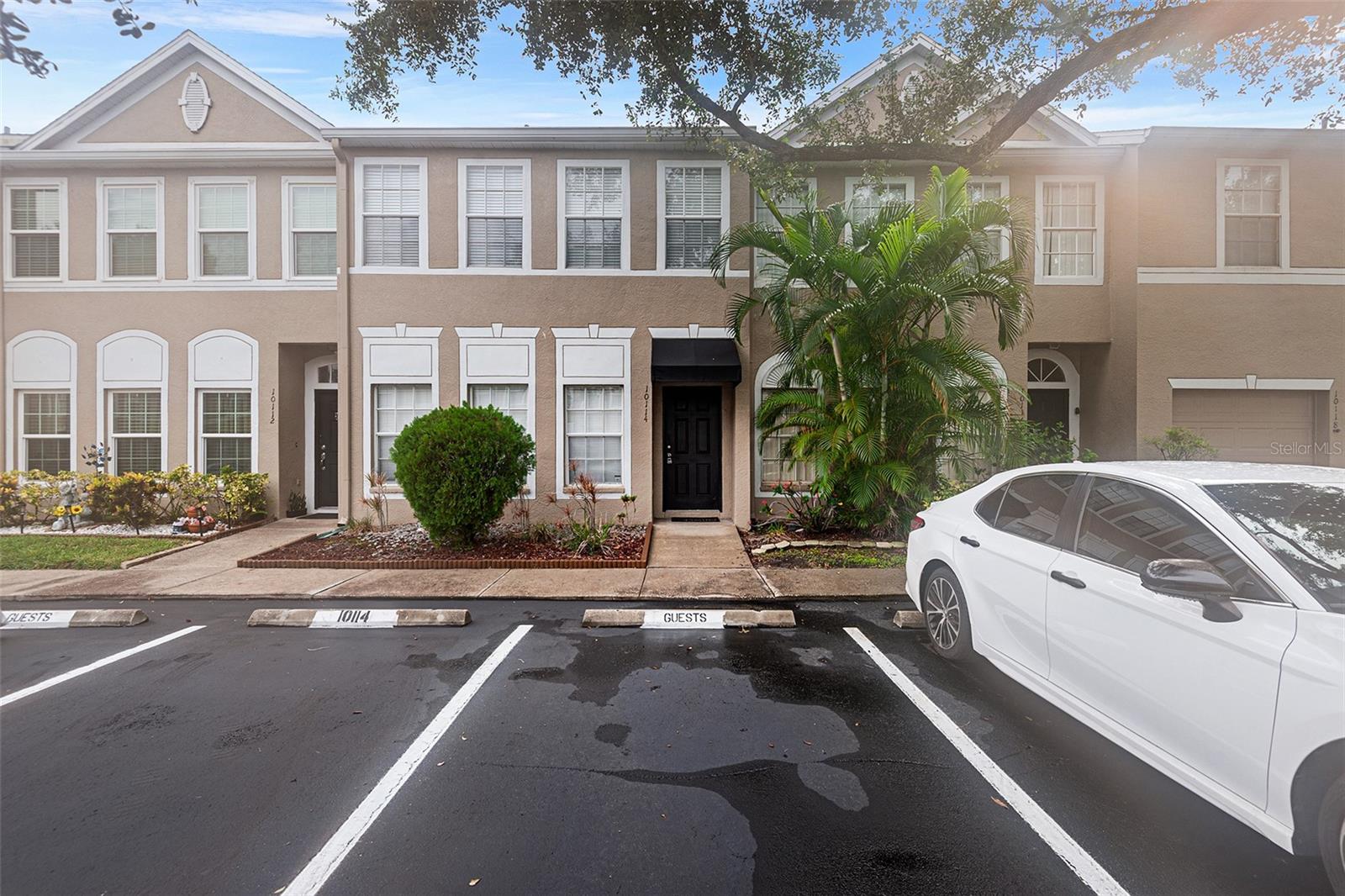 Photo of 10114 FARMINGDALE PLACE TAMPA FL 33624