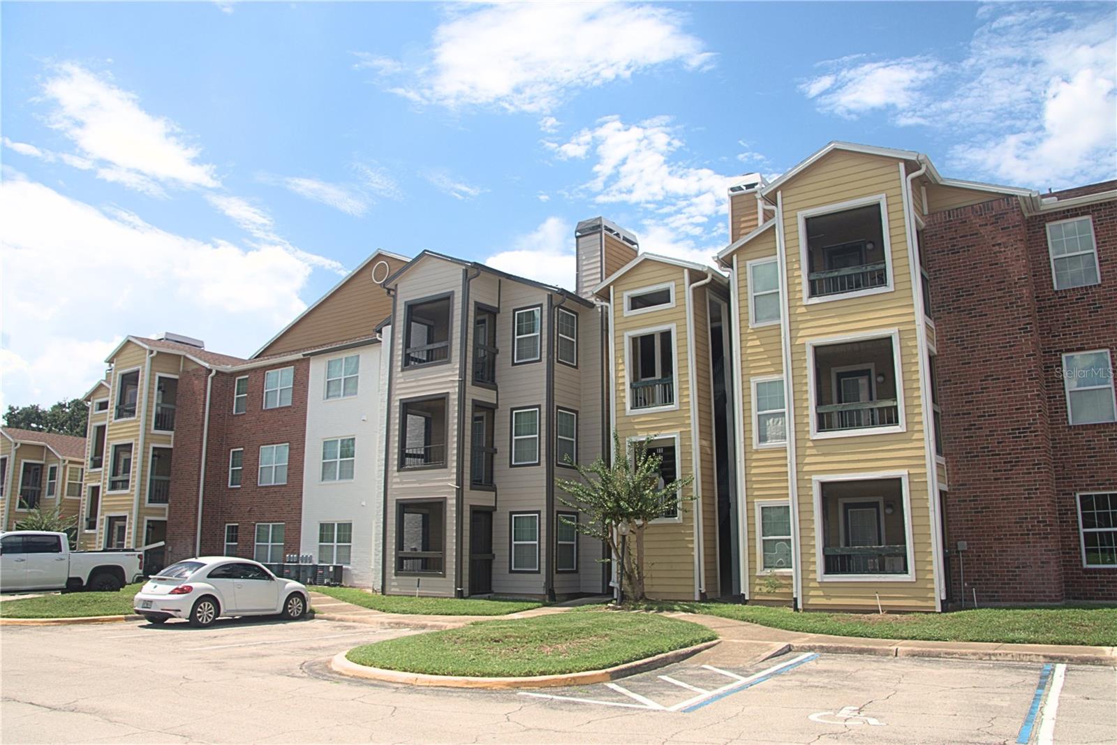 Photo of 4275 PERKINSHIRE LANE #L204 ORLANDO FL 32822