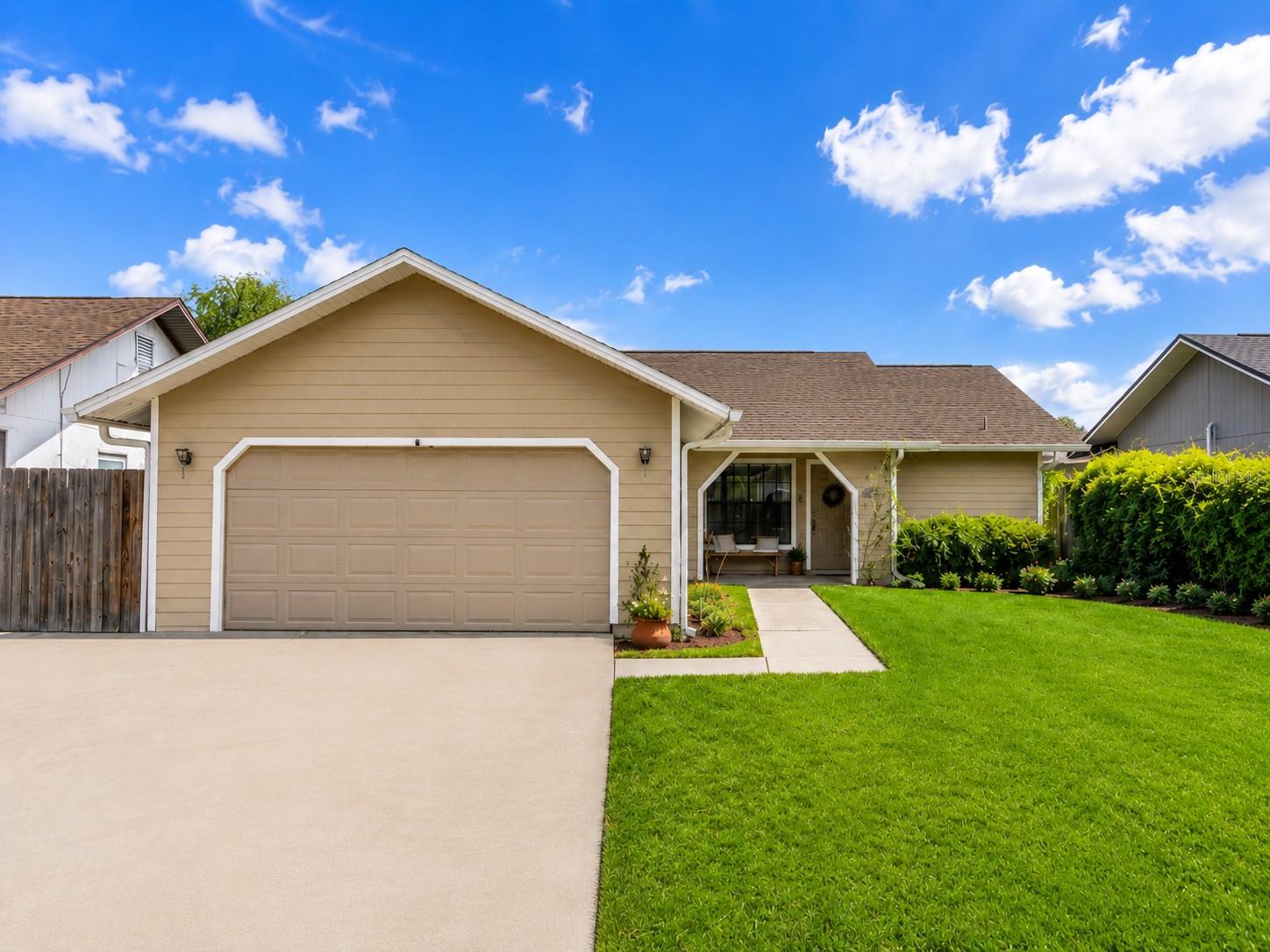 Photo of 10135 CHESHAM DRIVE ORLANDO FL 32817