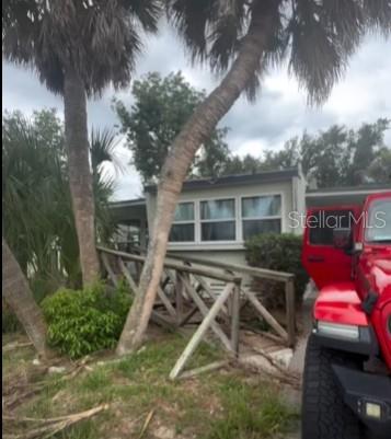 Photo of 11734 HICKORY LANE TAVARES FL 32778