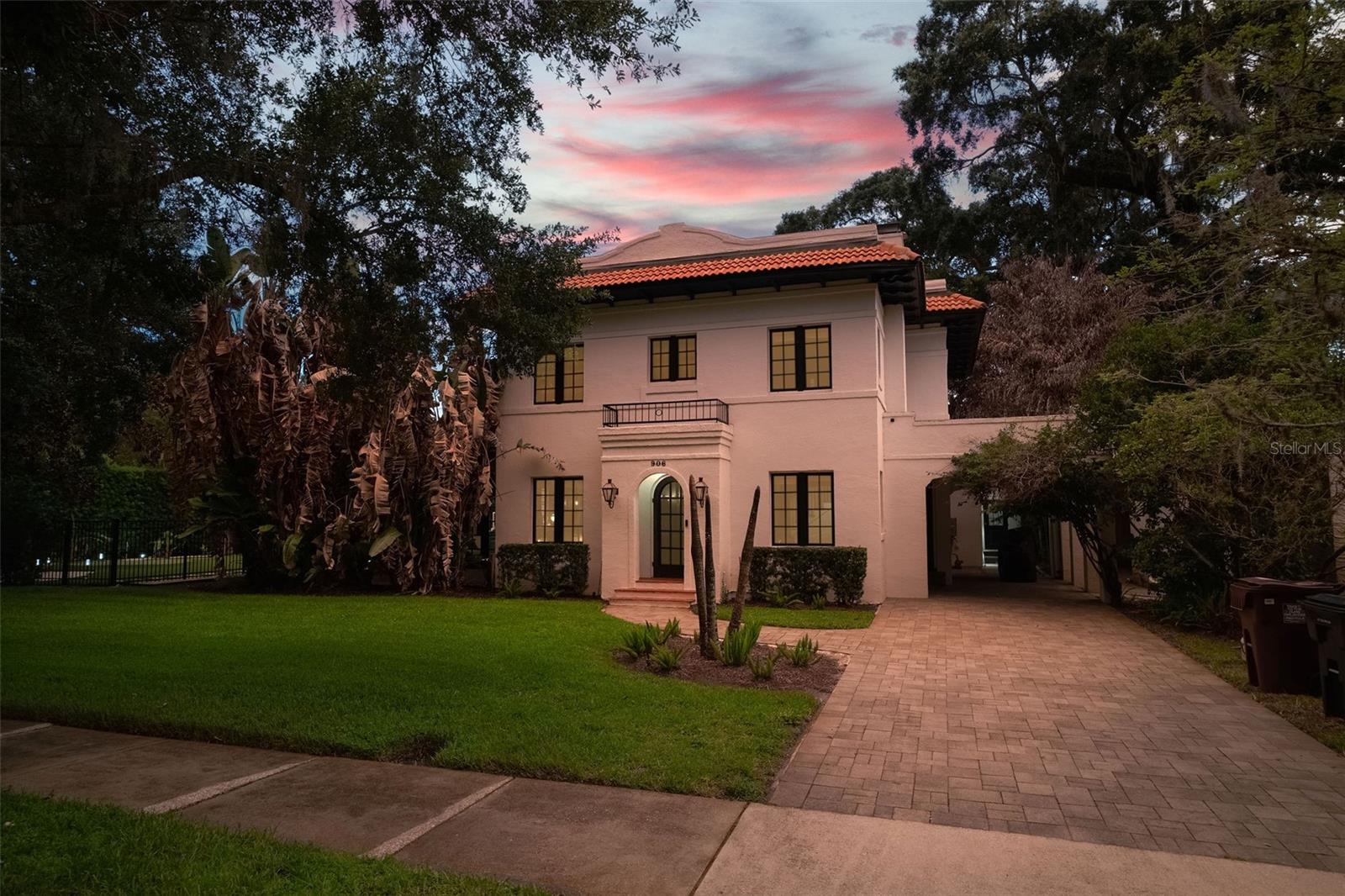 Photo of 906 ALHAMBRA COURT ORLANDO FL 32804
