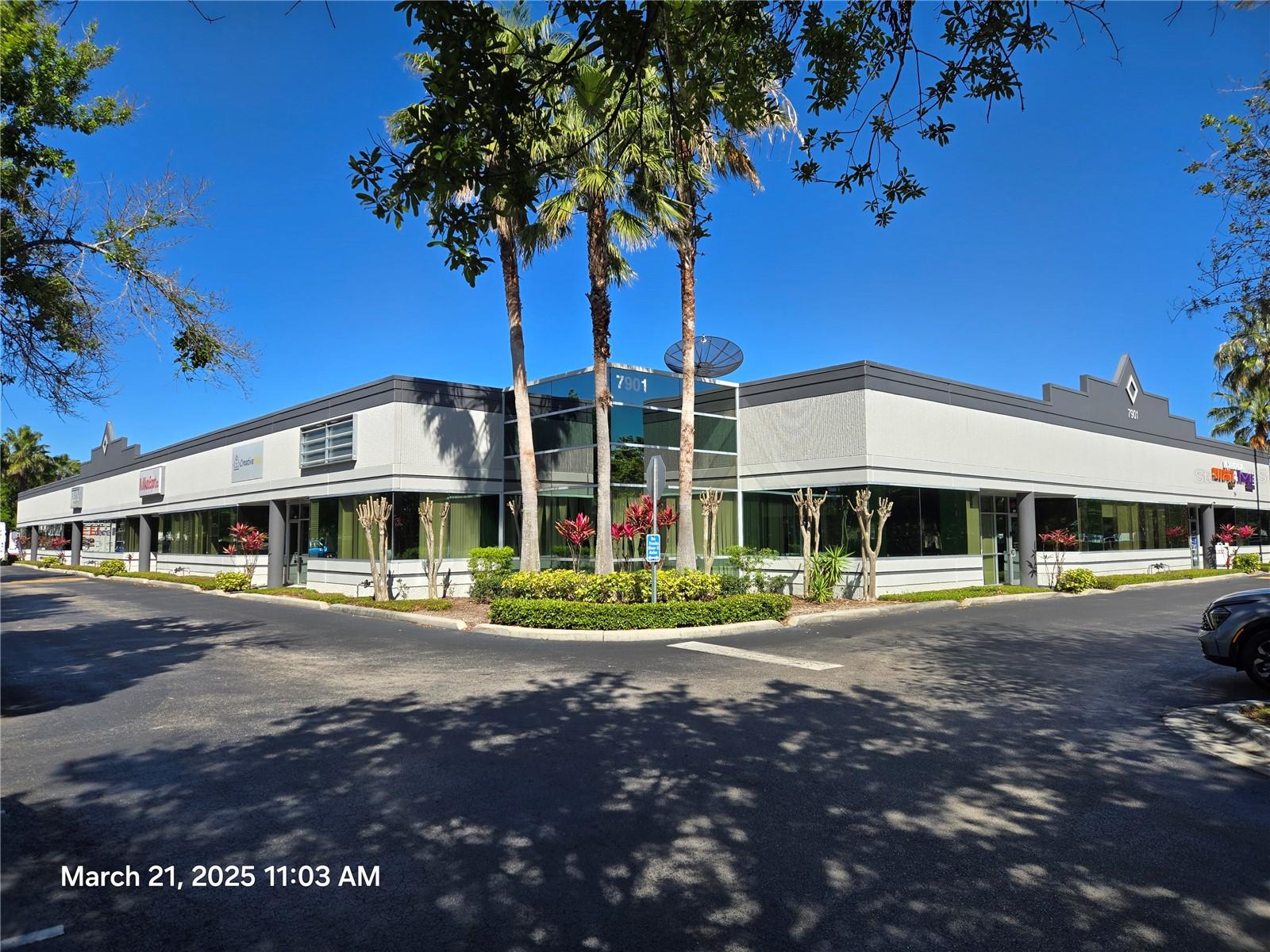 Photo of 7901 KINGSPOINTE PARKWAY #23 ORLANDO FL 32819