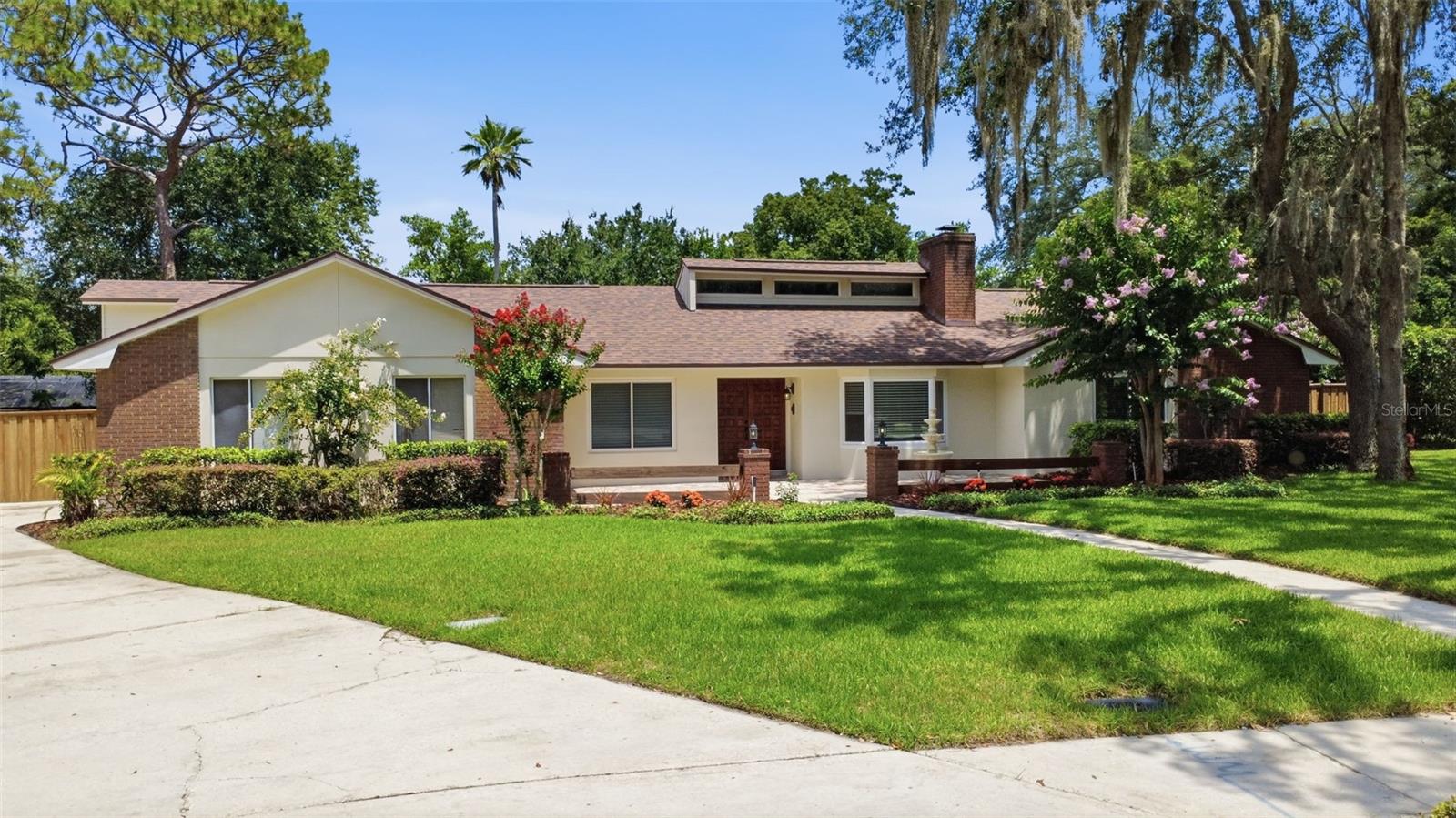 Photo of 210 W RIDGEWOOD COURT LONGWOOD FL 32779