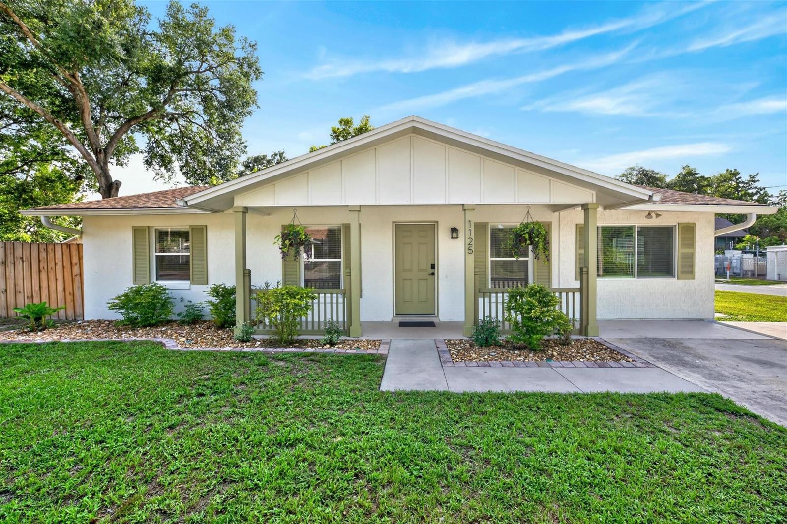 Photo of 1125 N TREMAIN STREET MOUNT DORA FL 32757